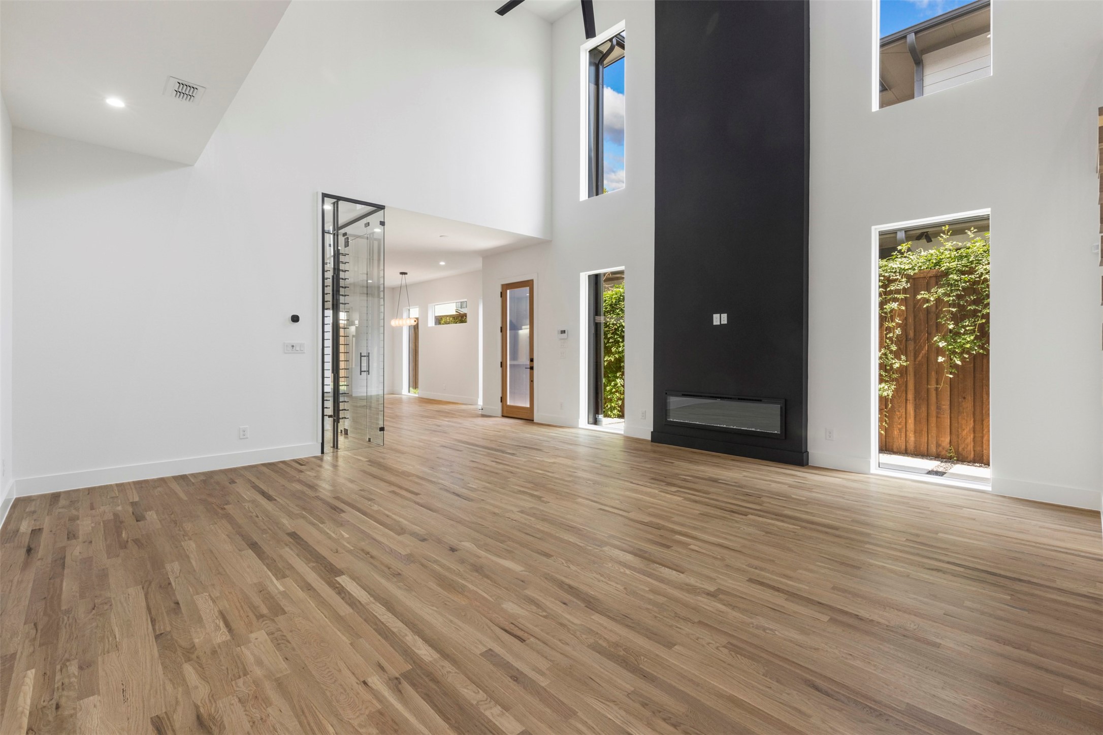 5611 Ellsworth Avenue 102