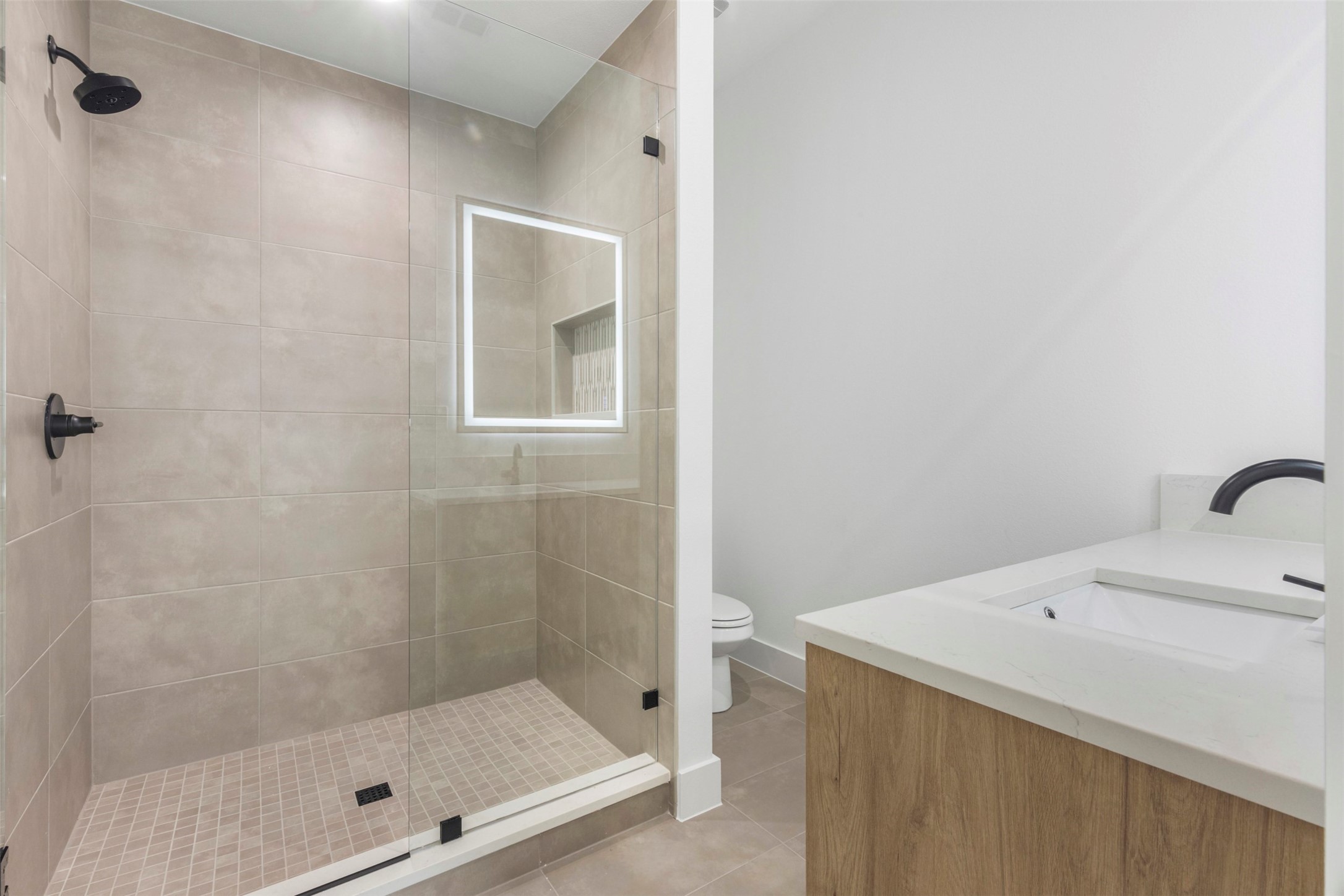 5611 Ellsworth Avenue 102