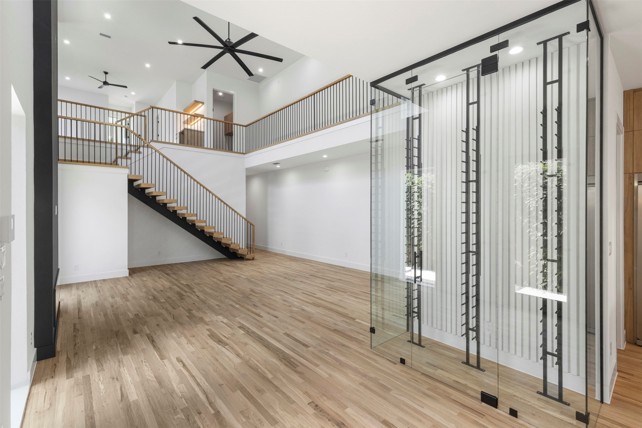 5611 Ellsworth Avenue 102