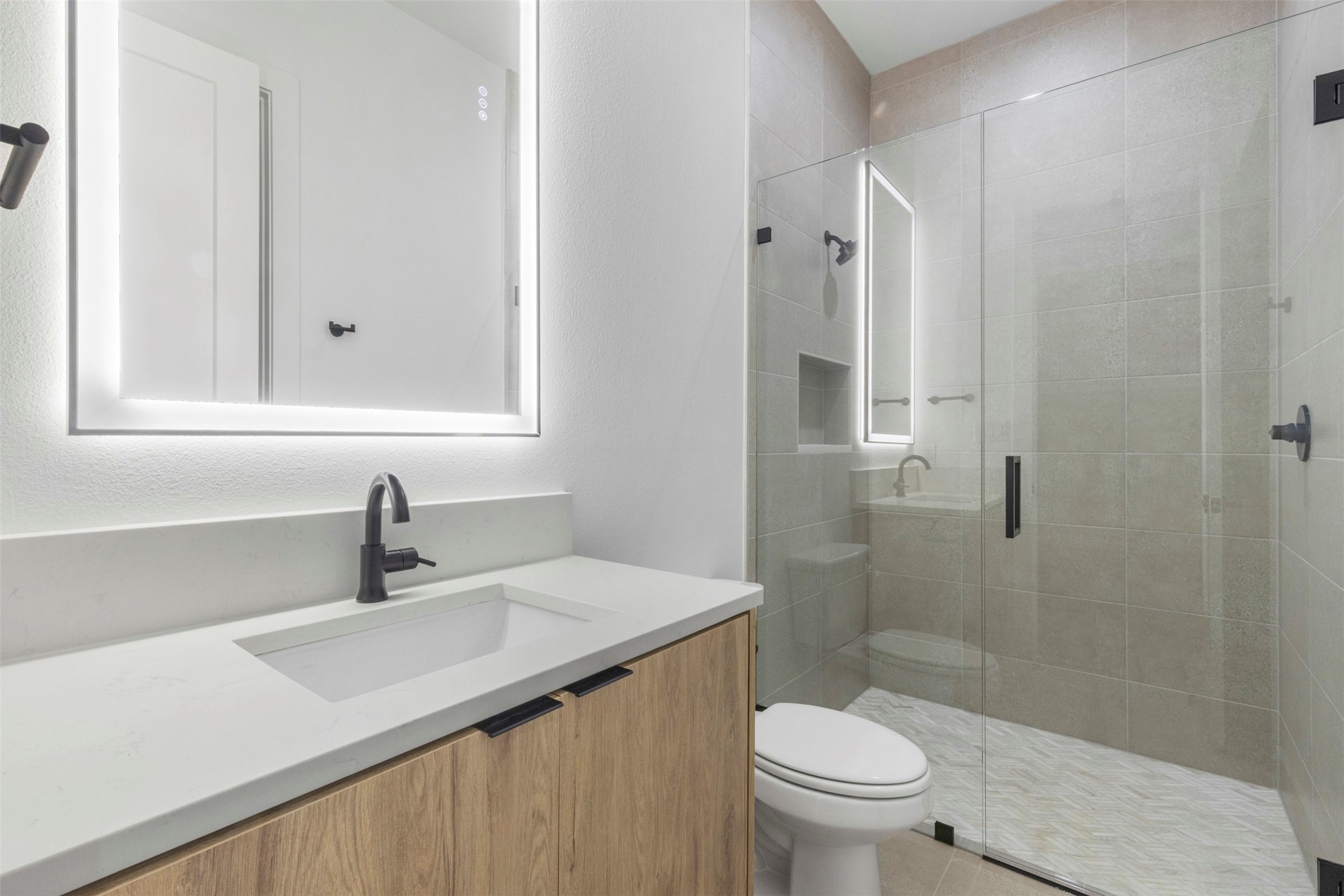 5611 Ellsworth Avenue 102