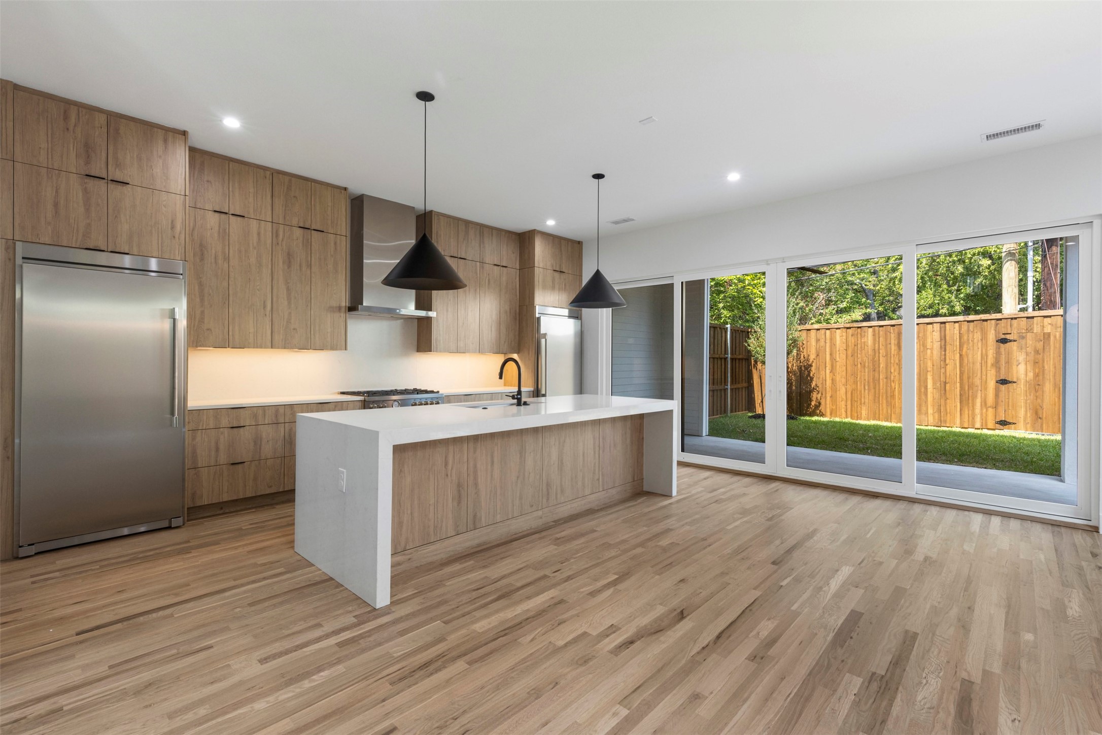 5611 Ellsworth Avenue 101