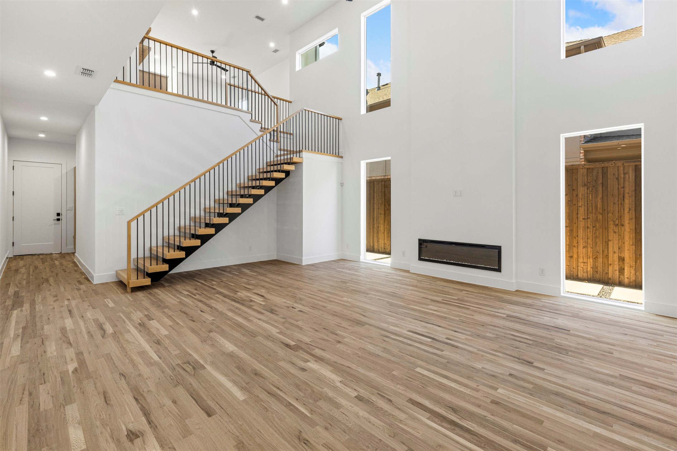 5611 Ellsworth Avenue 101