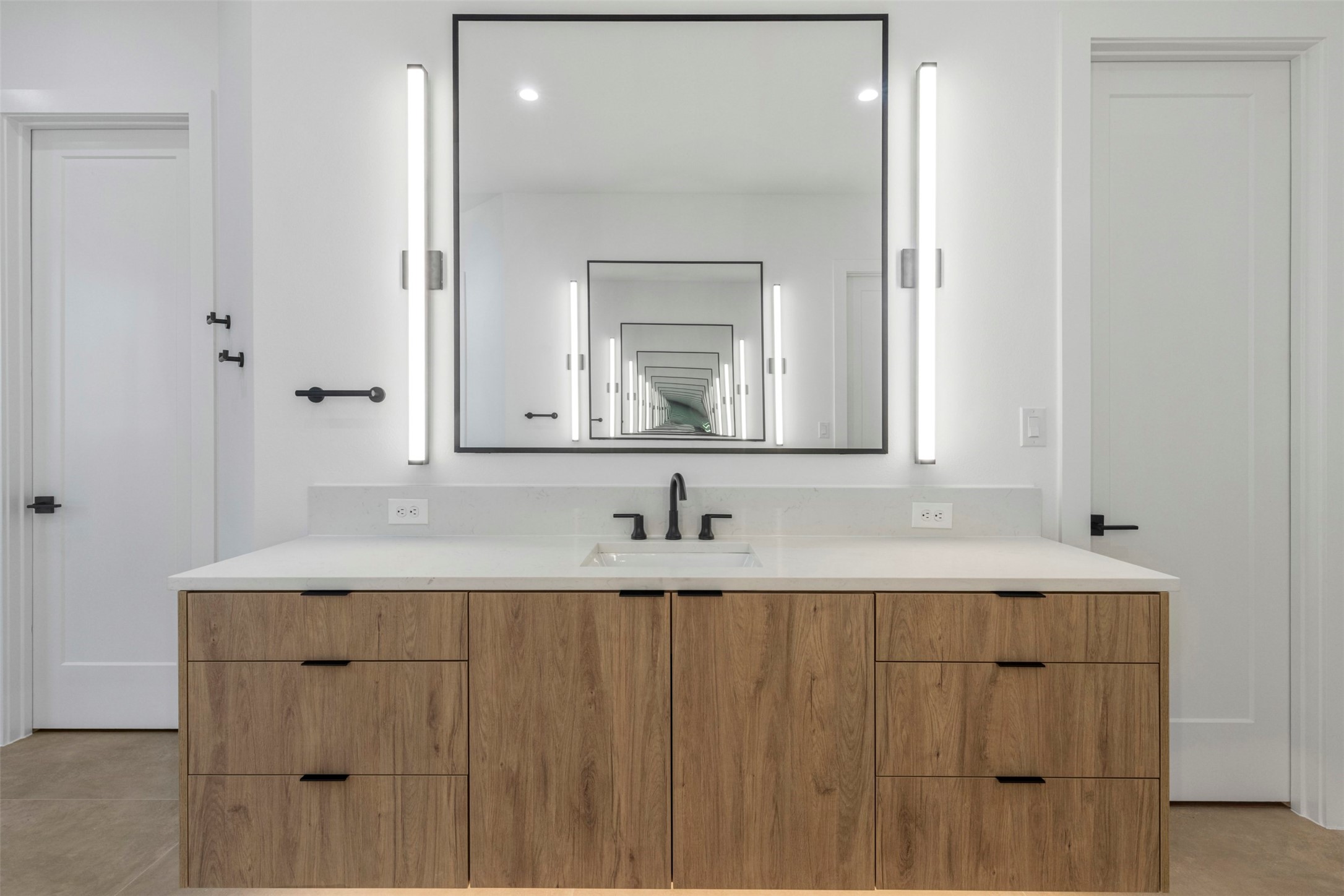 5611 Ellsworth Avenue 101