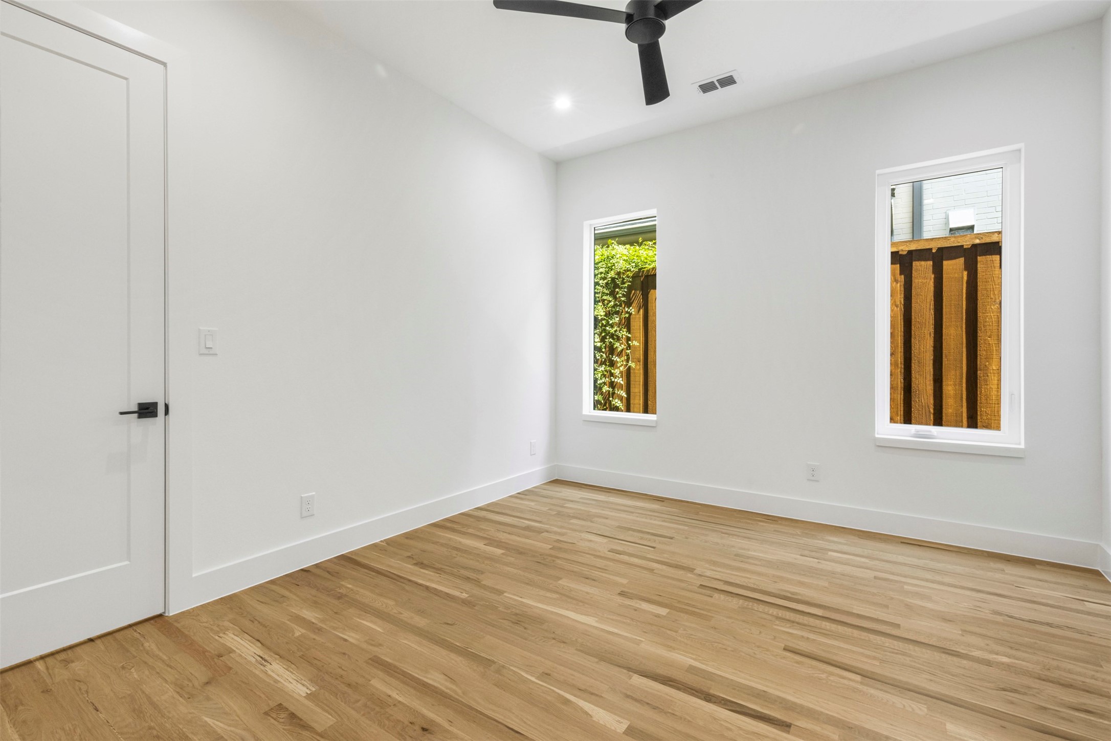 5611 Ellsworth Avenue 101