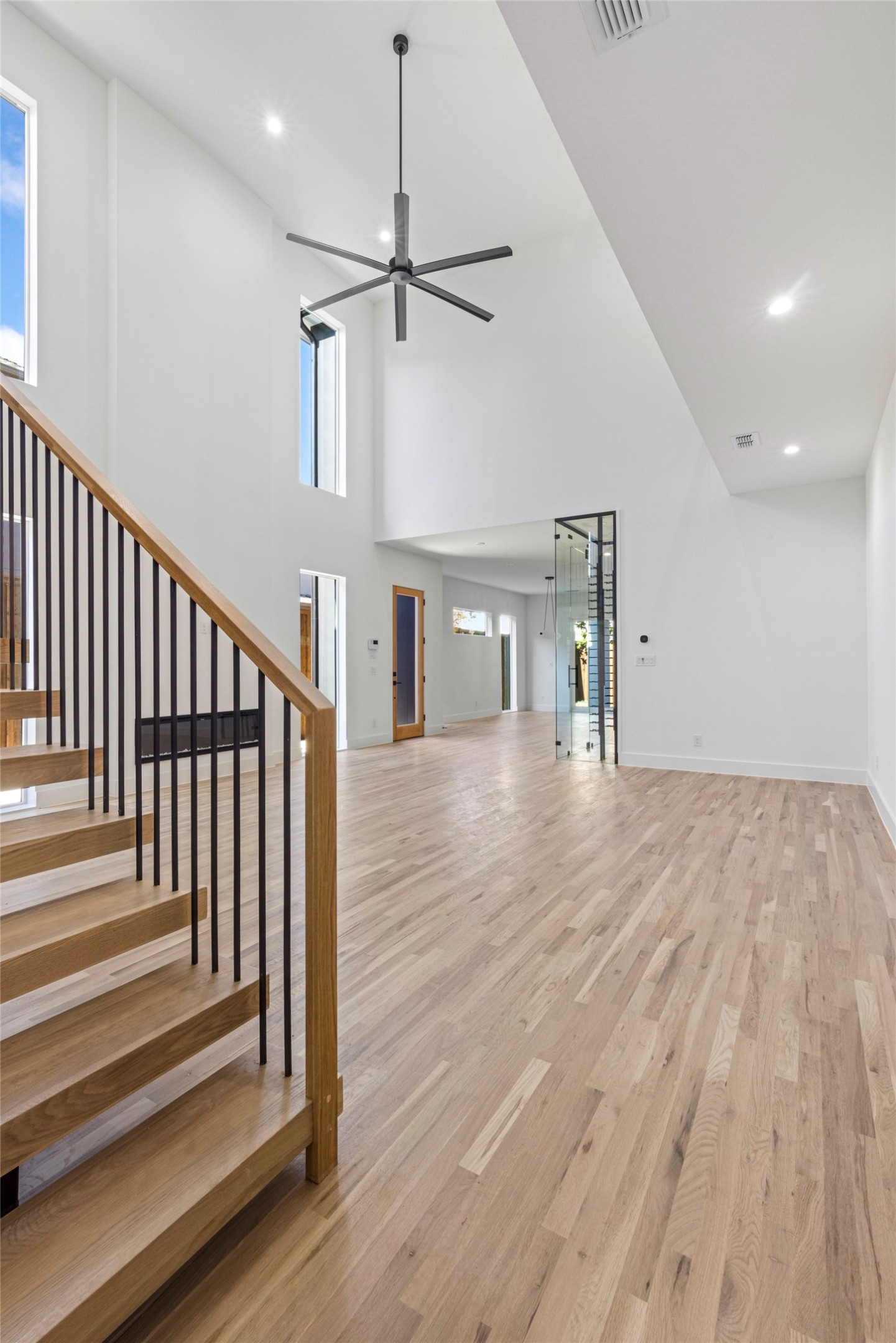 5611 Ellsworth Avenue 101