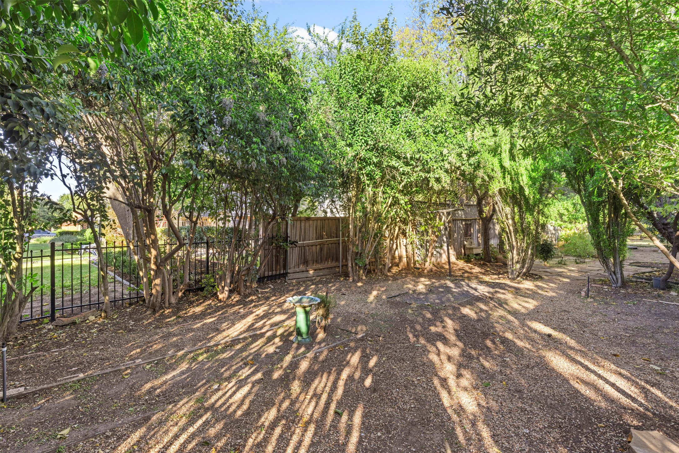 6902 Robin Road