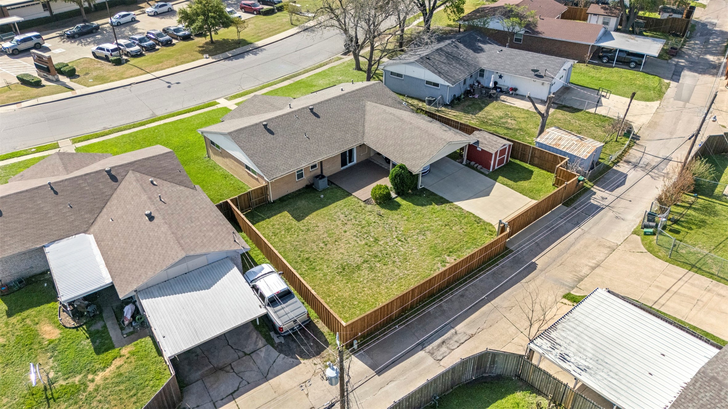 2425 Larchmont Drive