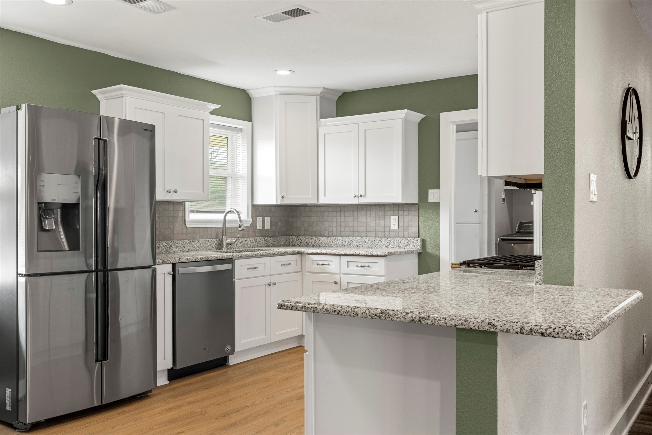 2425 Larchmont Drive