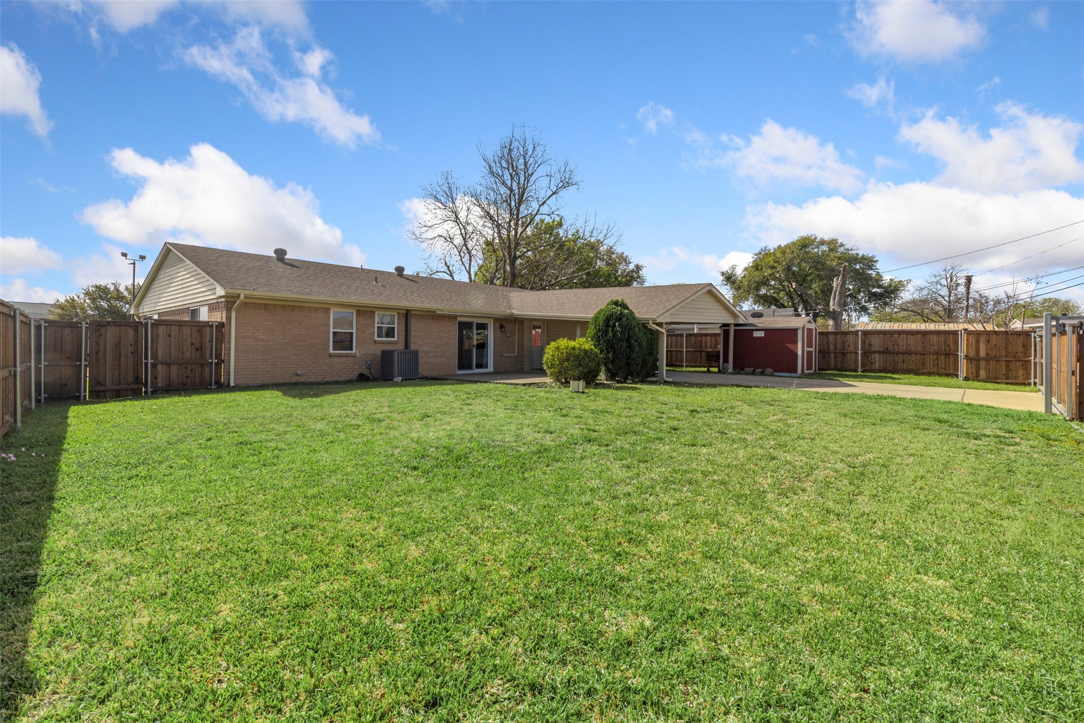 2425 Larchmont Drive