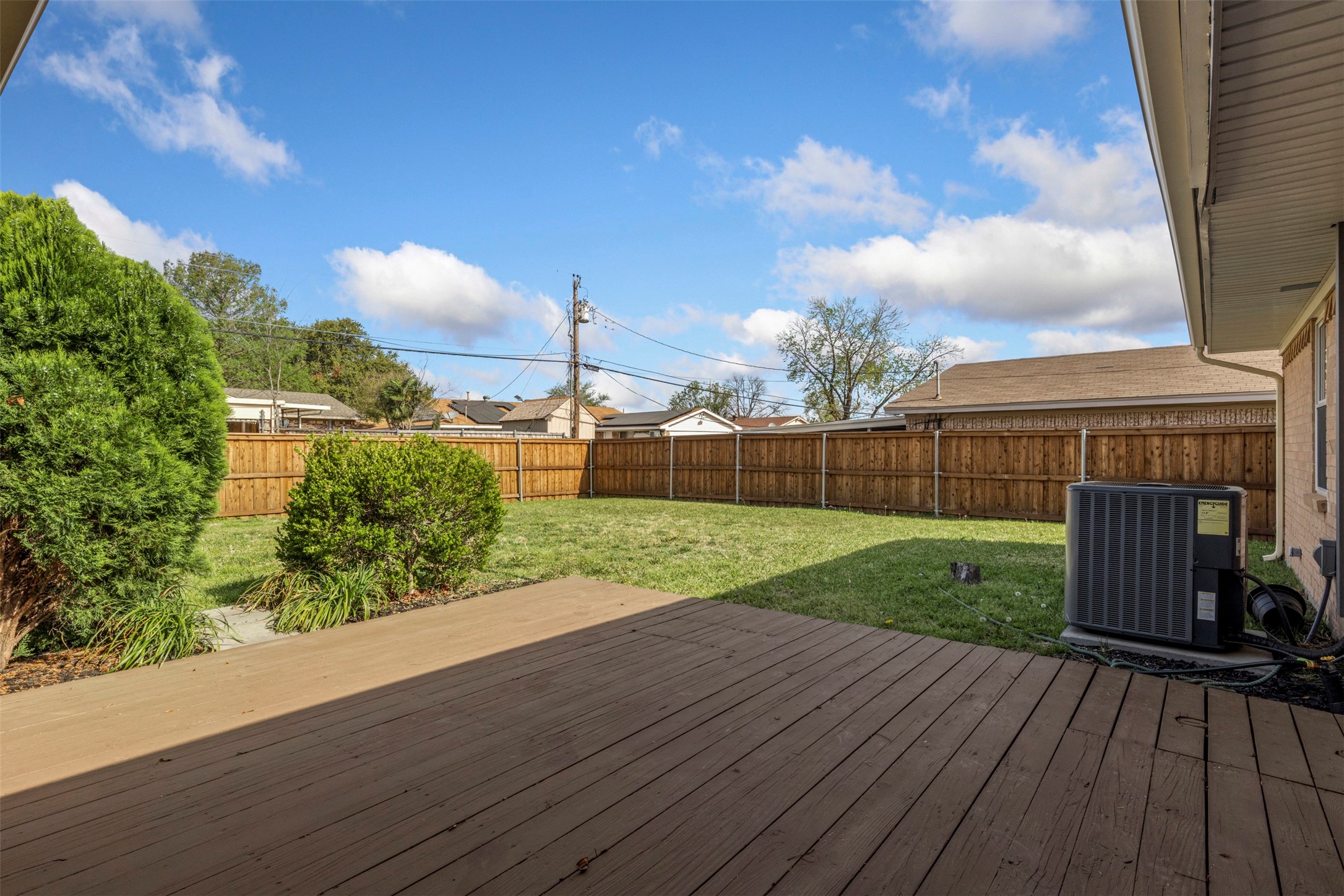 2425 Larchmont Drive