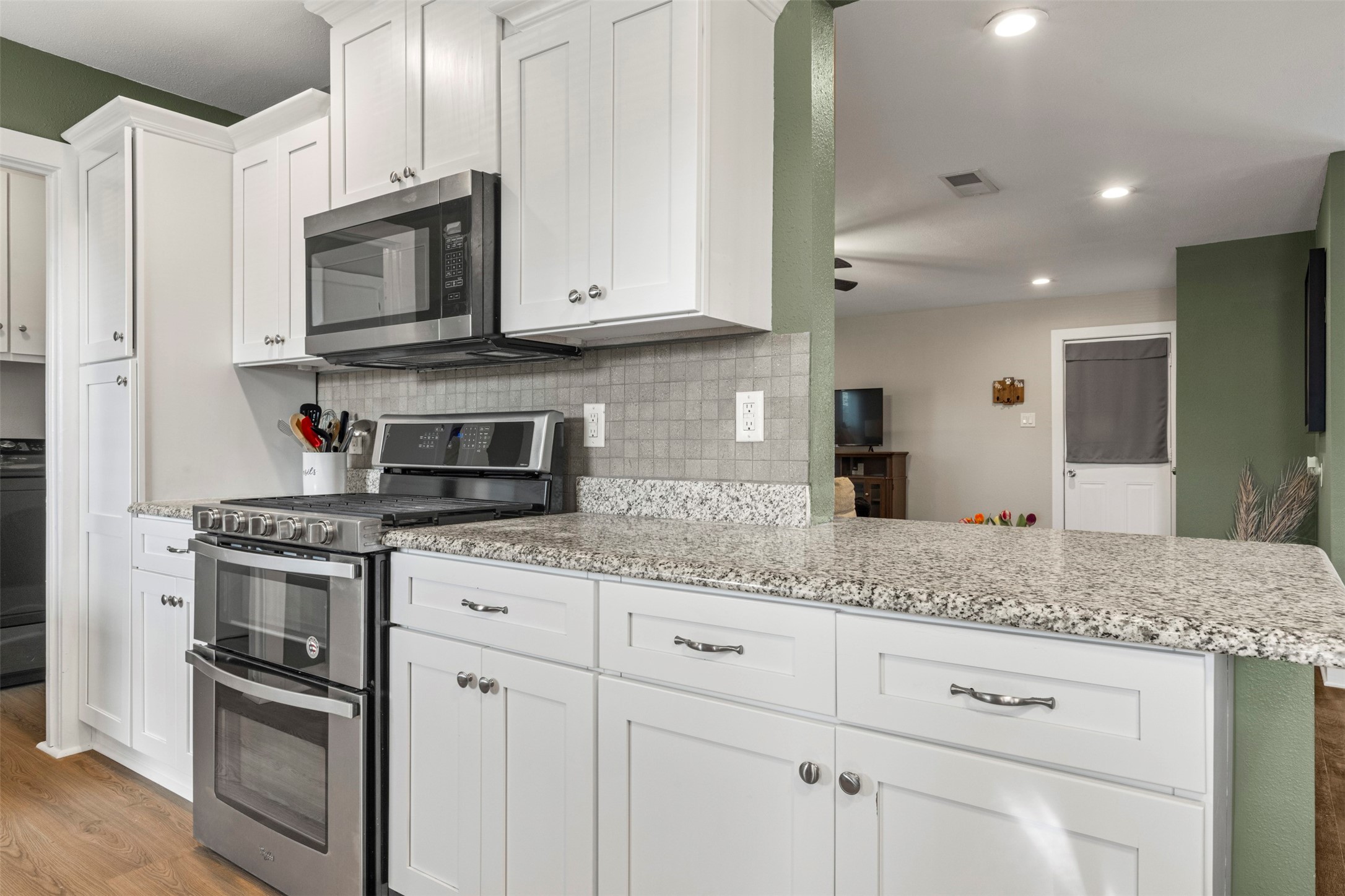 2425 Larchmont Drive