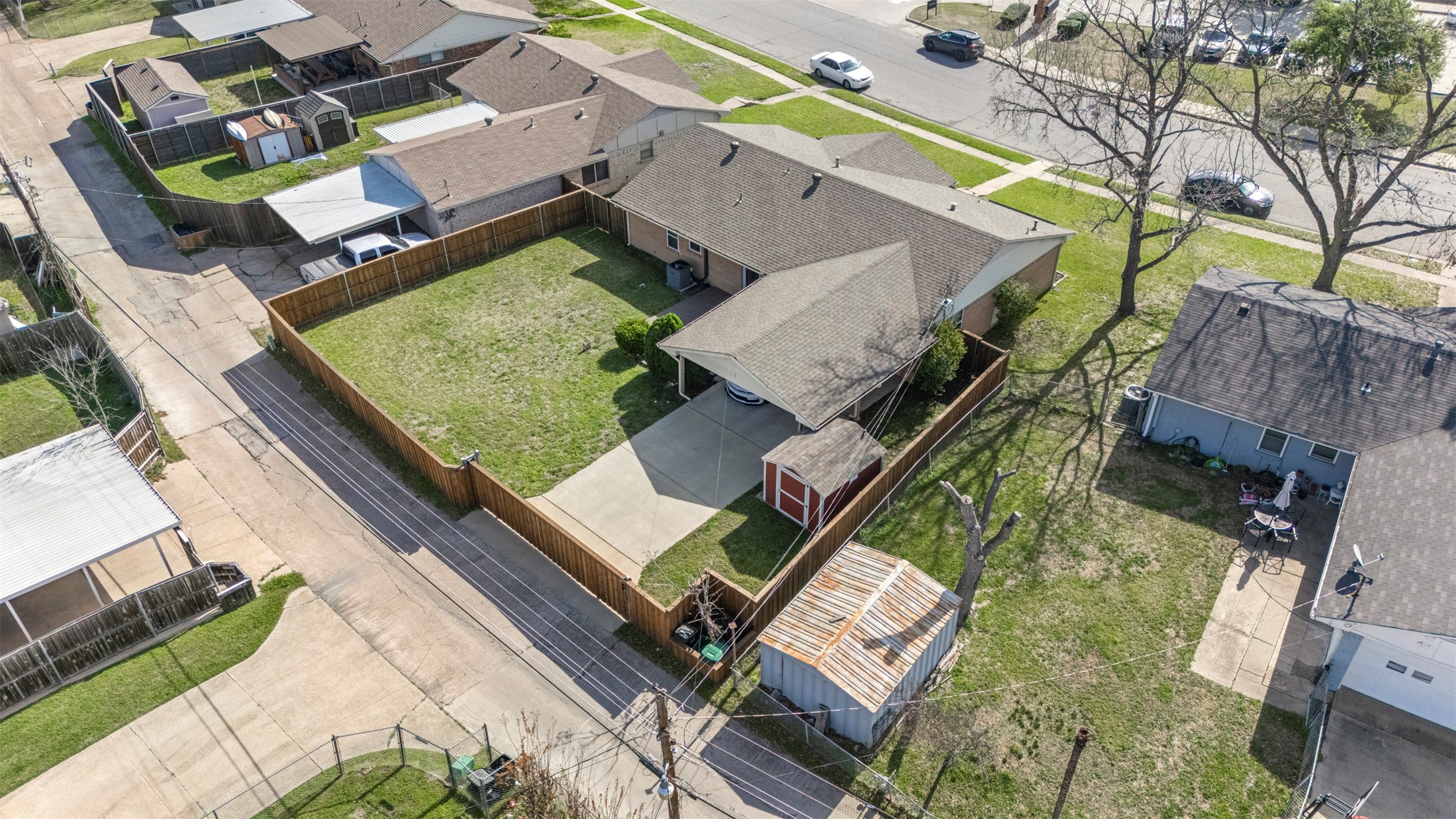 2425 Larchmont Drive