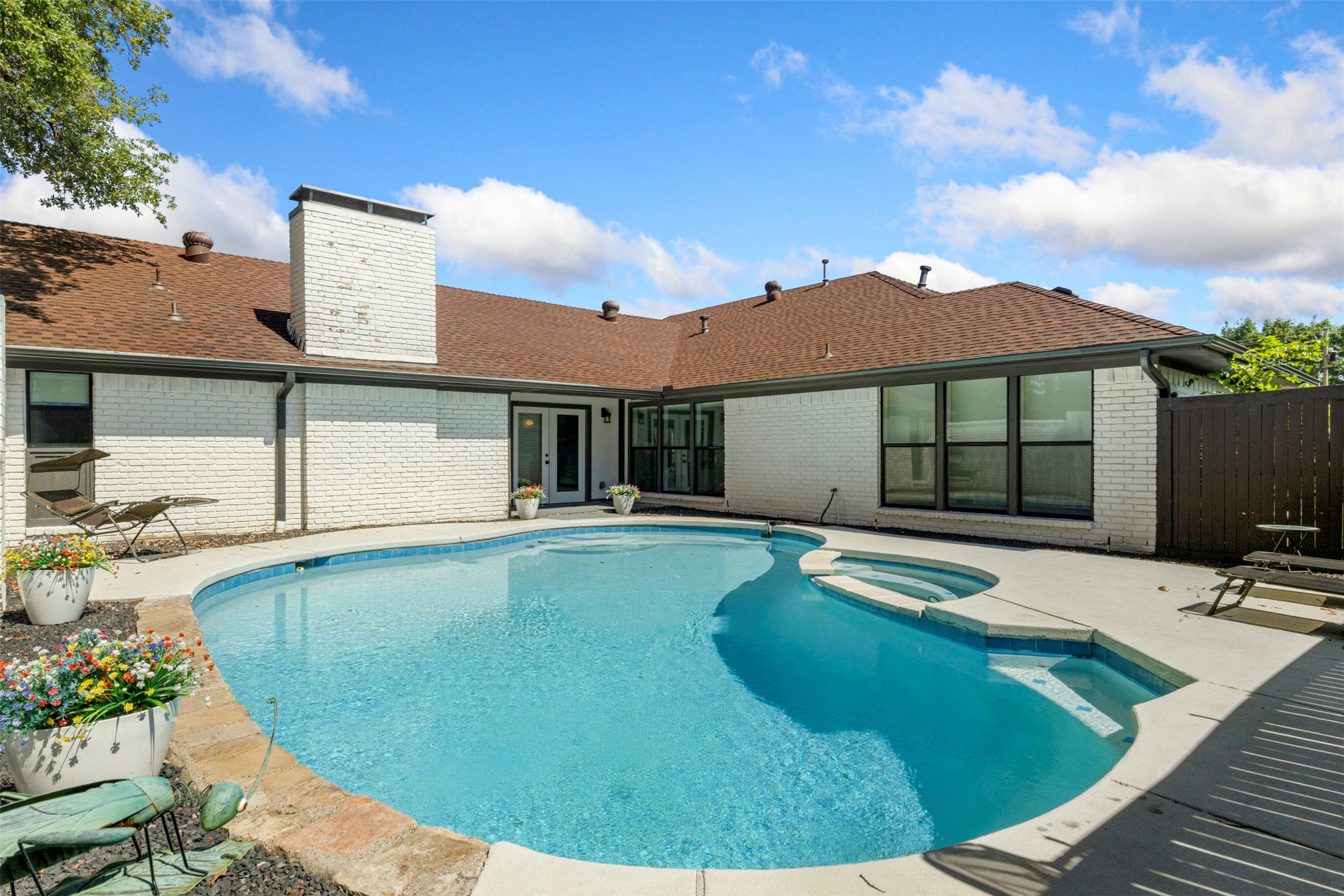 6626 Harvest Glen Drive