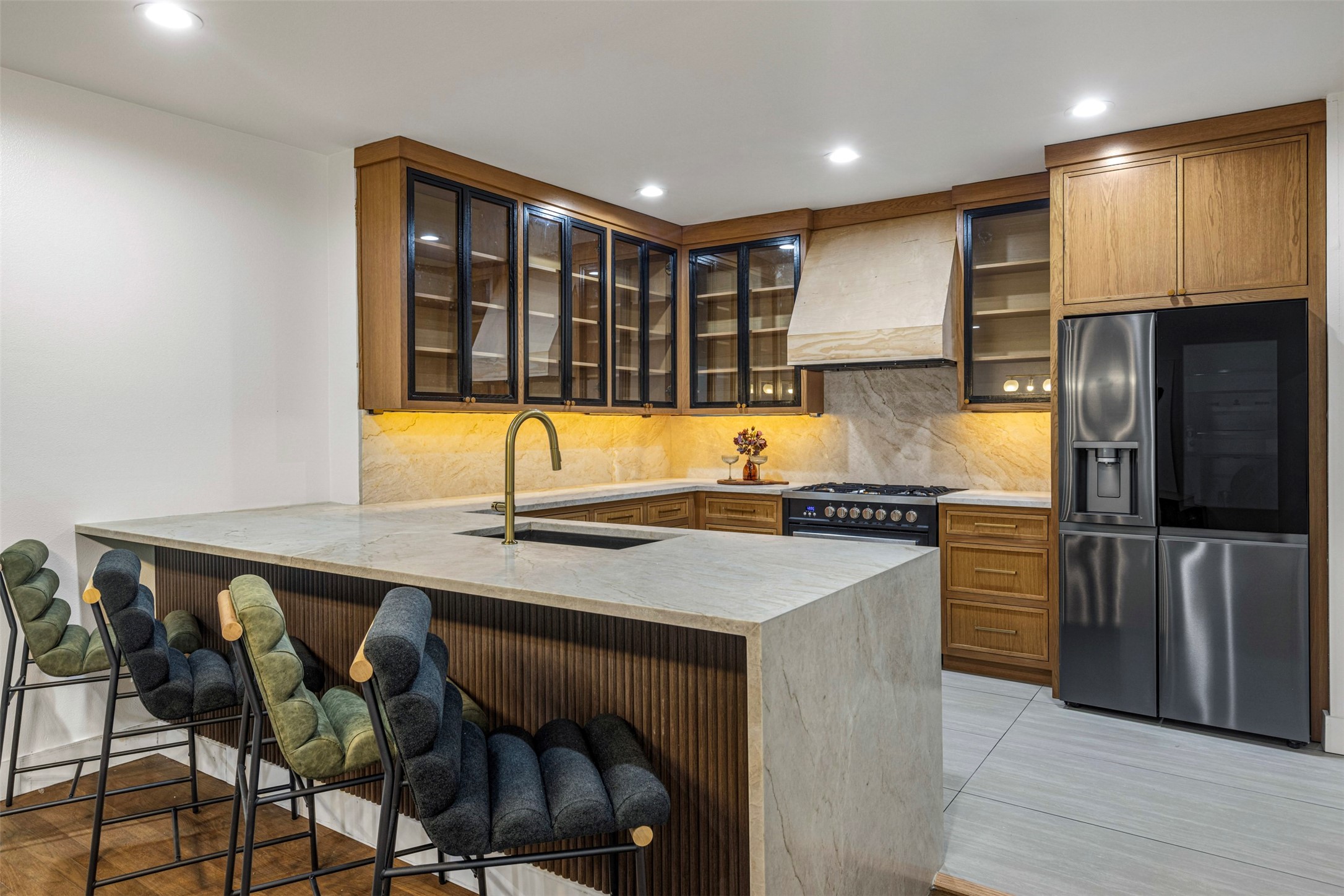422 S Montreal Avenue