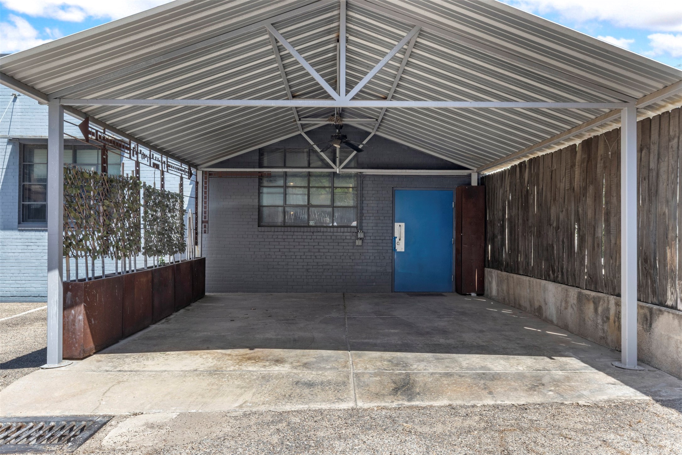 215 N Walton Street 9 & 11