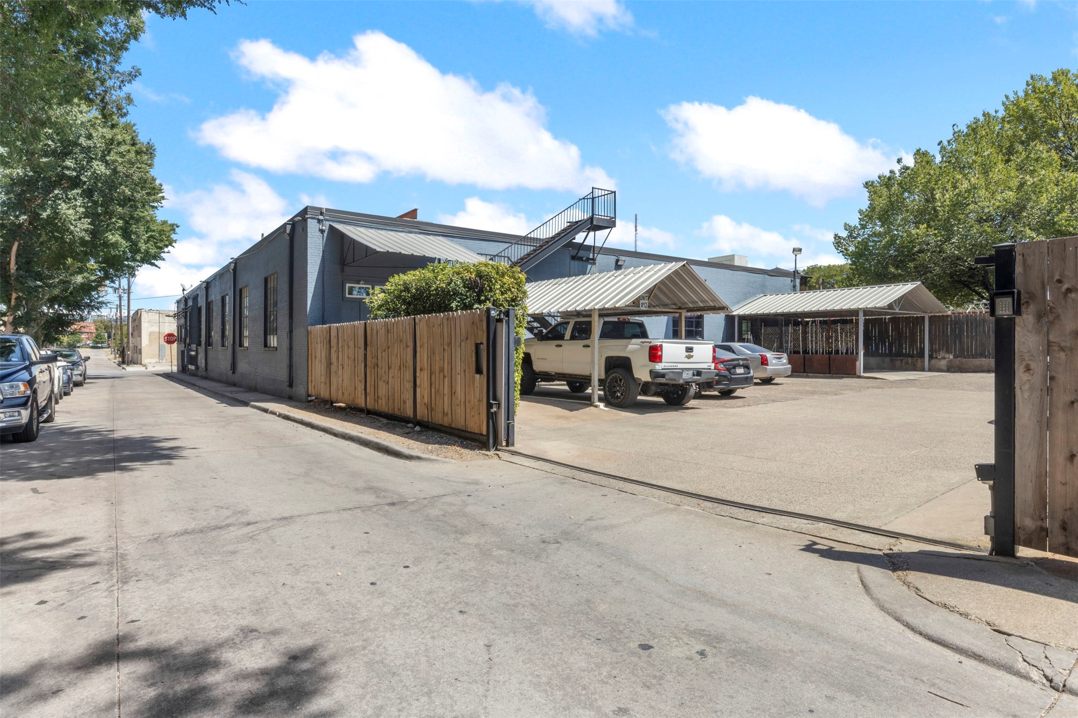 215 N Walton Street 9 & 11