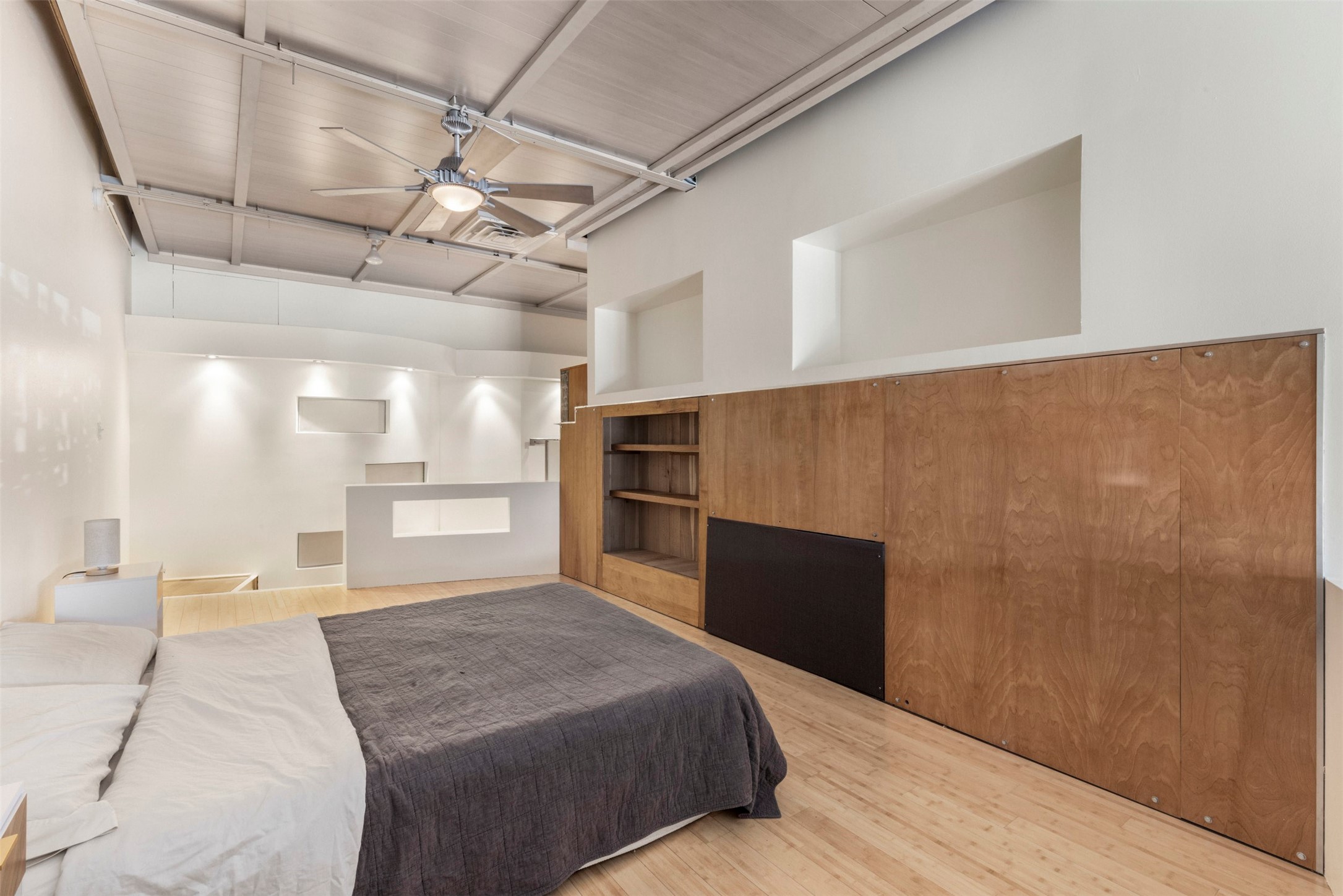 215 N Walton Street 9 & 11