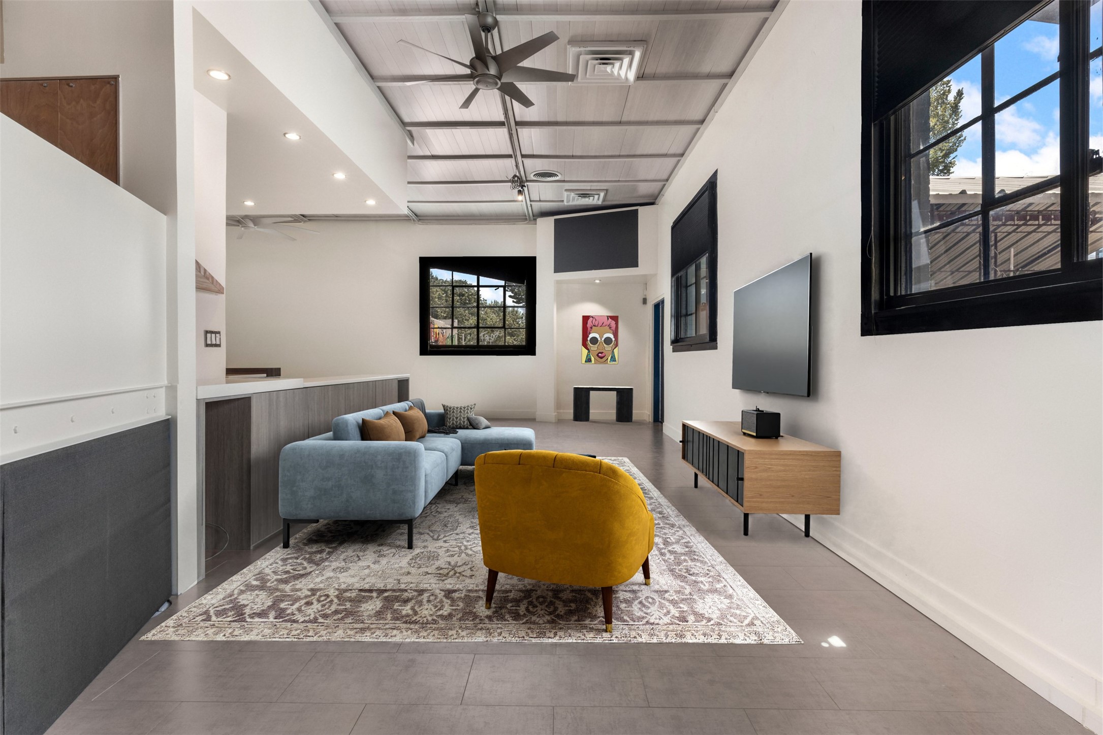 215 N Walton Street 9 & 11