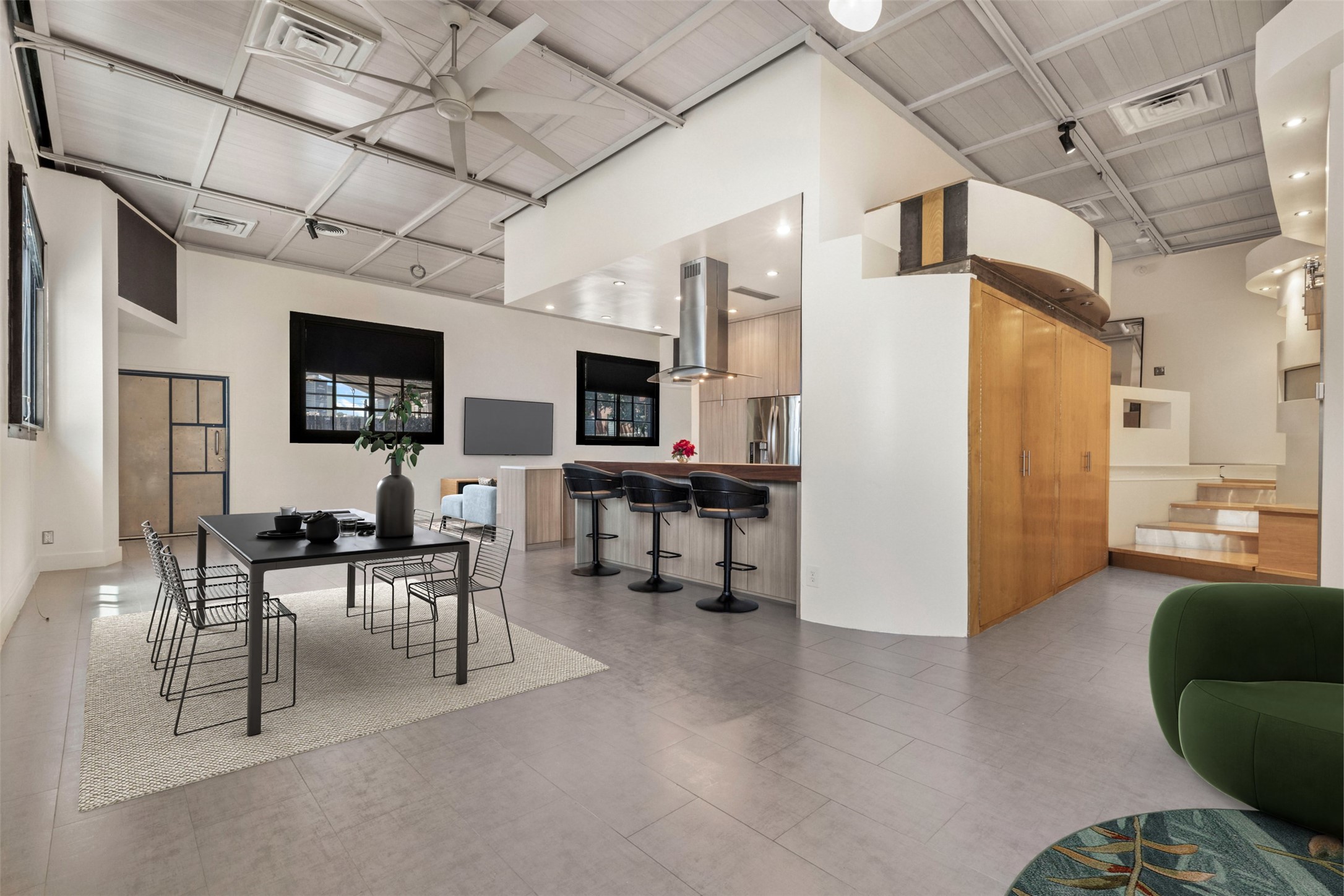 215 N Walton Street 9 & 11