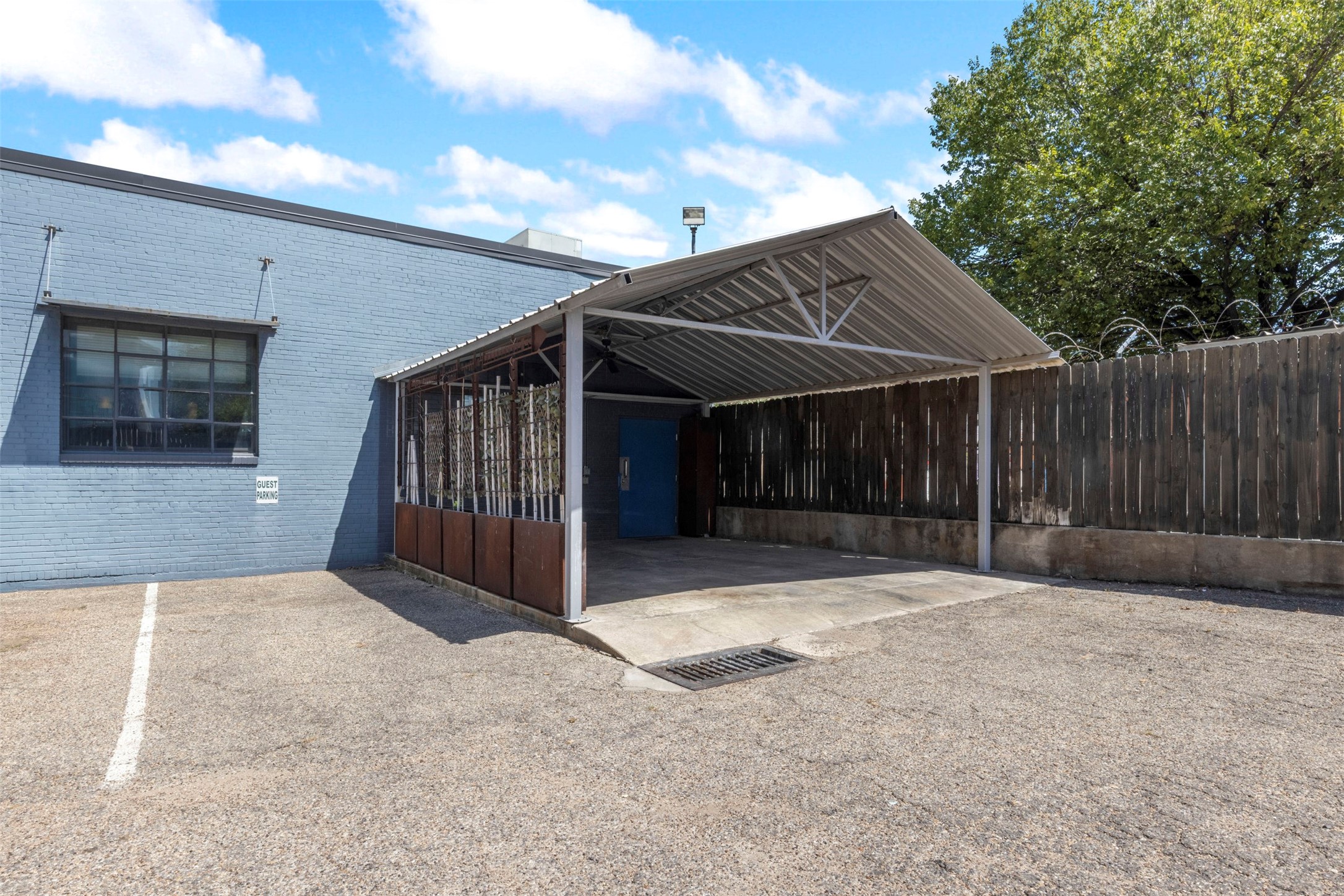 215 N Walton Street 9 & 11