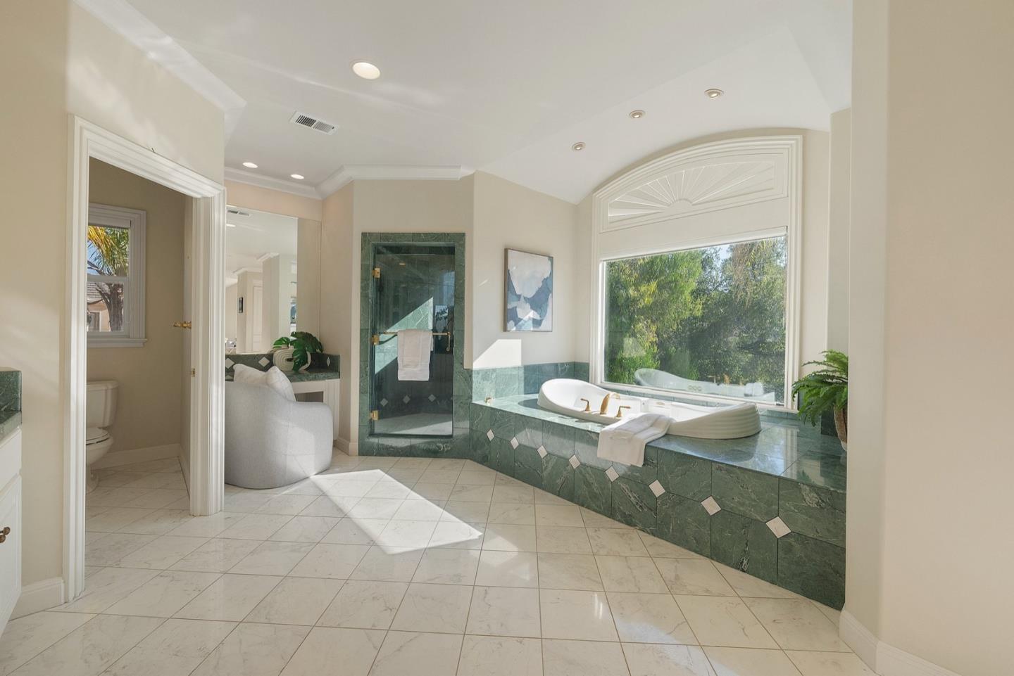 5878 Country Club PKWY