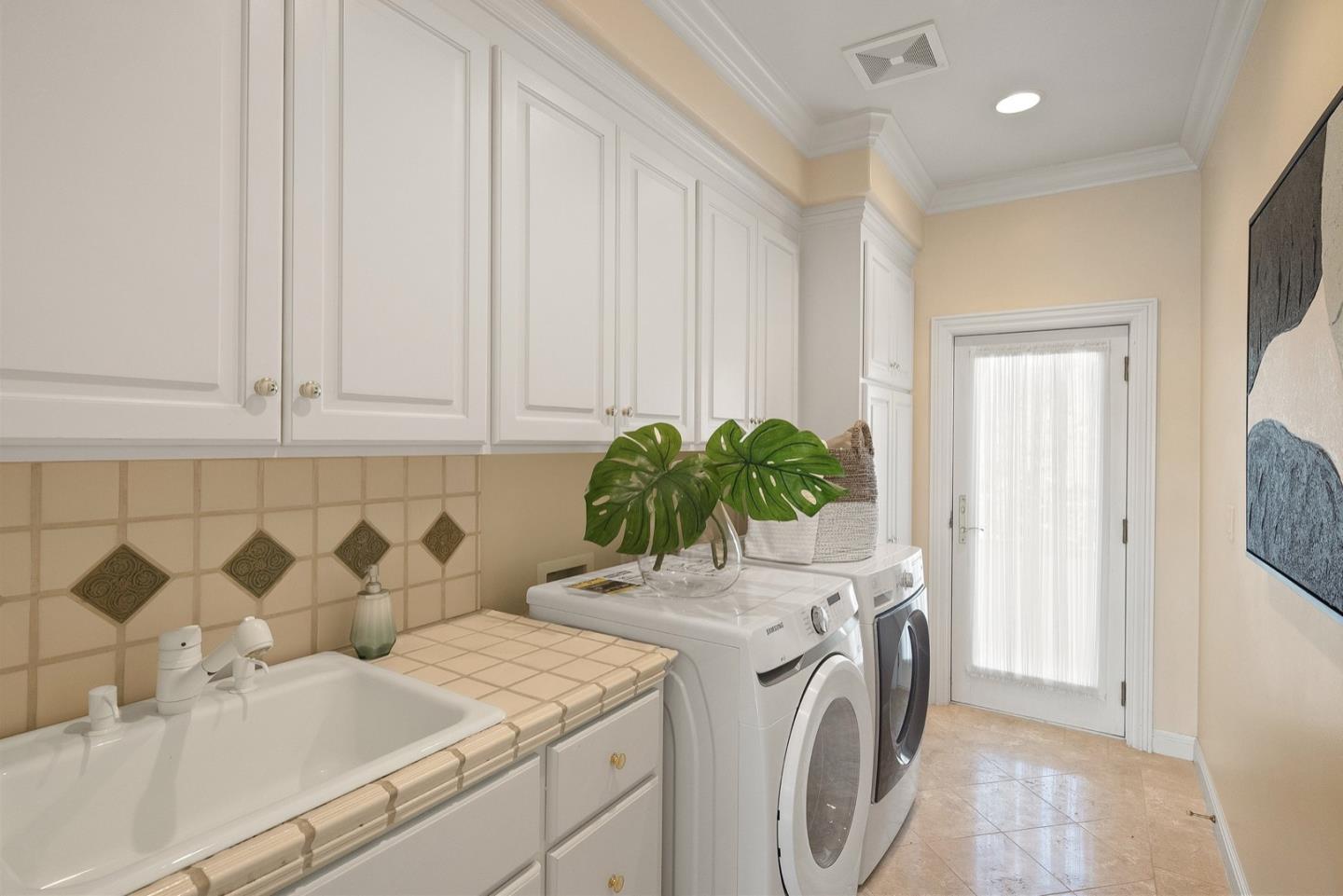 5878 Country Club PKWY