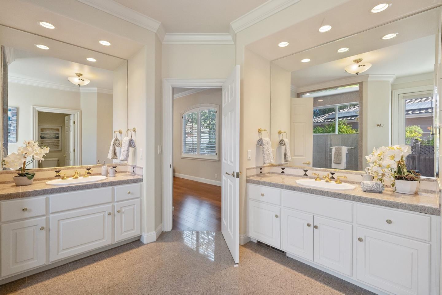 5878 Country Club PKWY