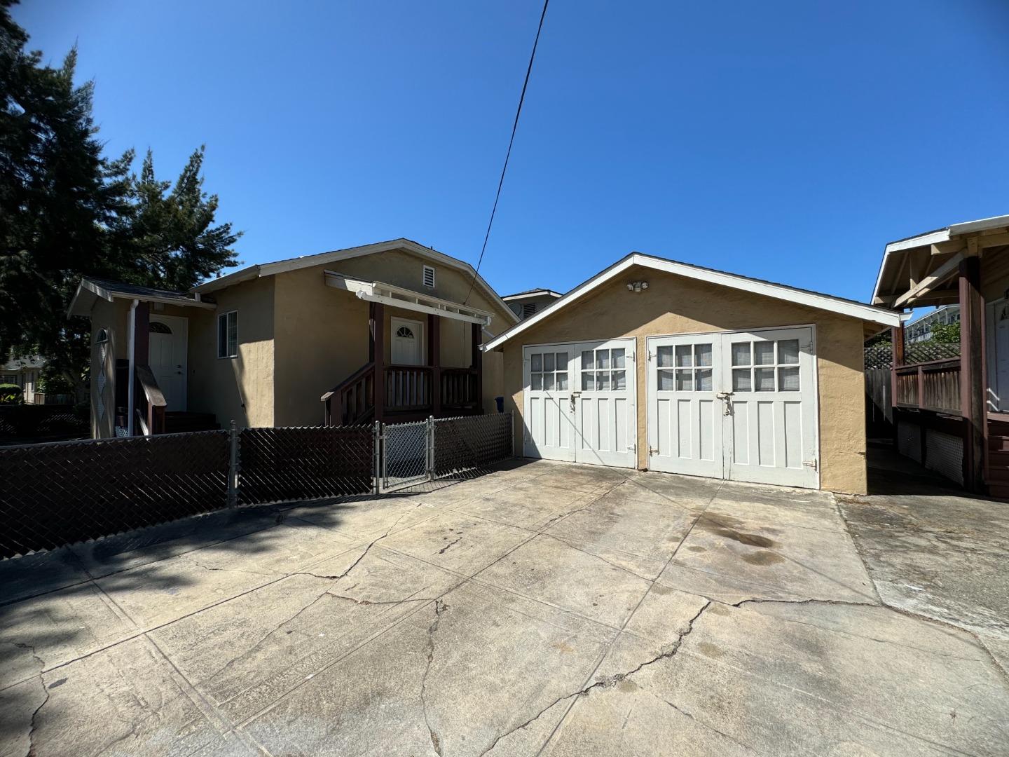 1103&1107 Warren ST