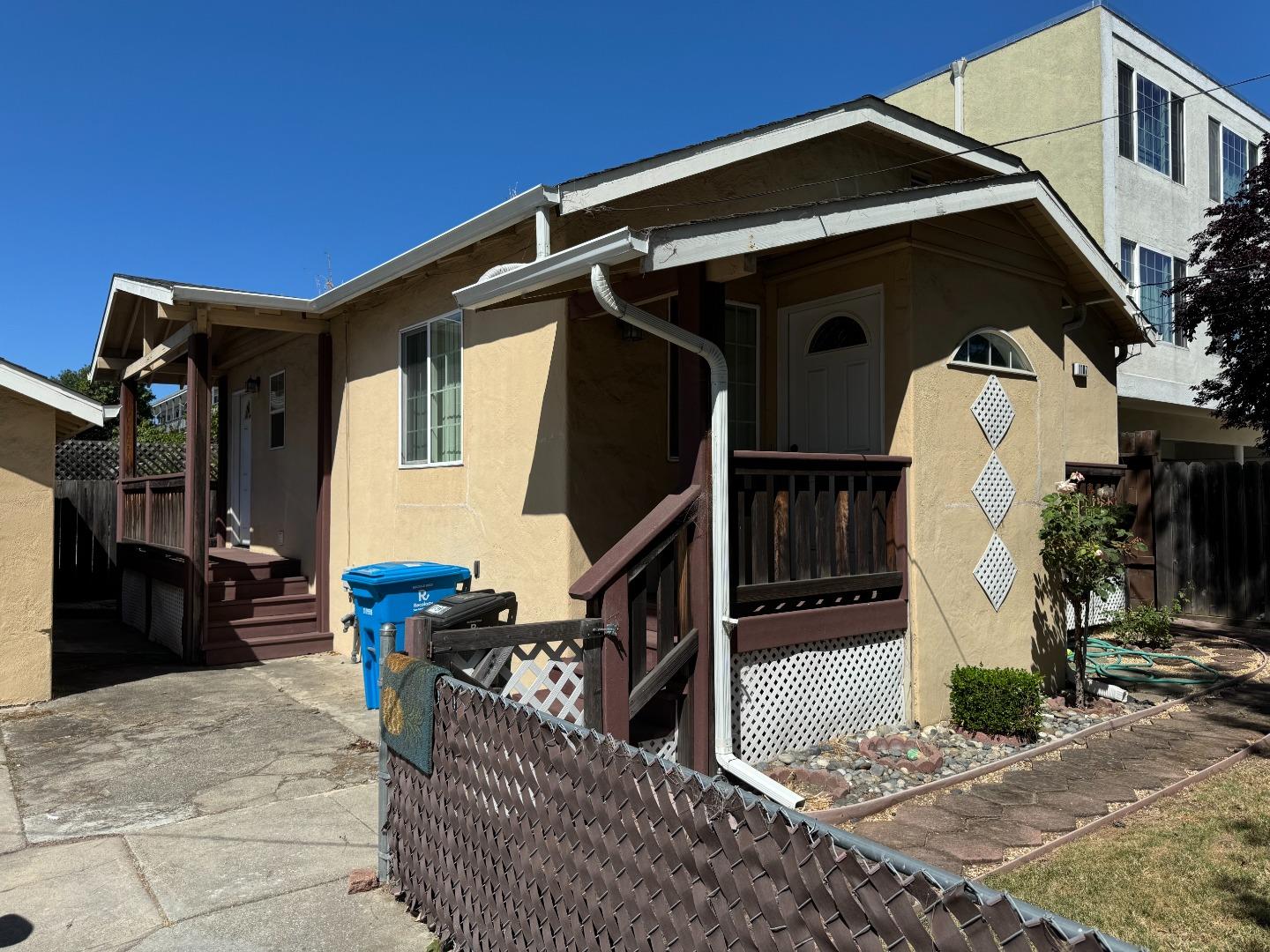 1103&1107 Warren ST