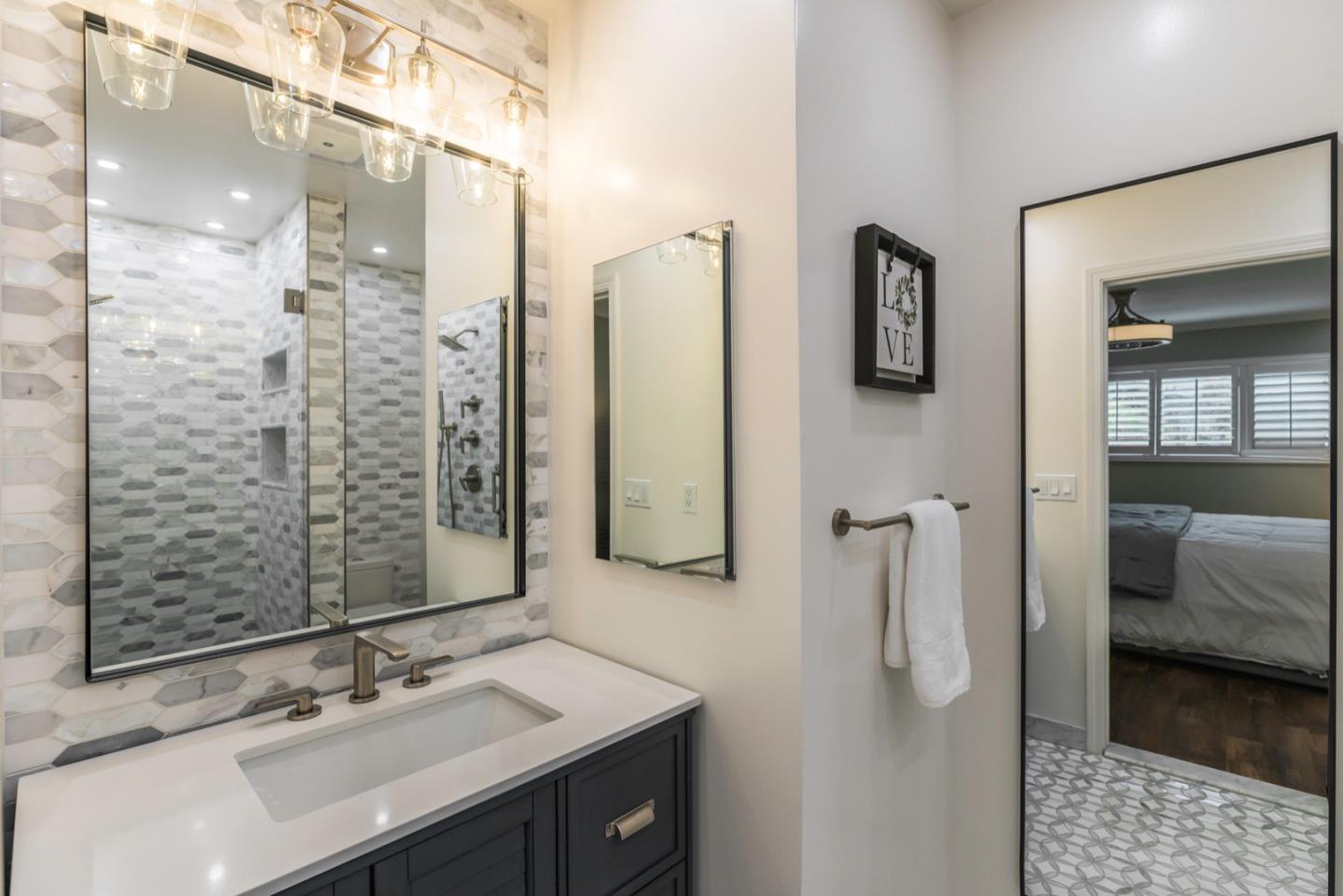 1898 Meridian AVE 7