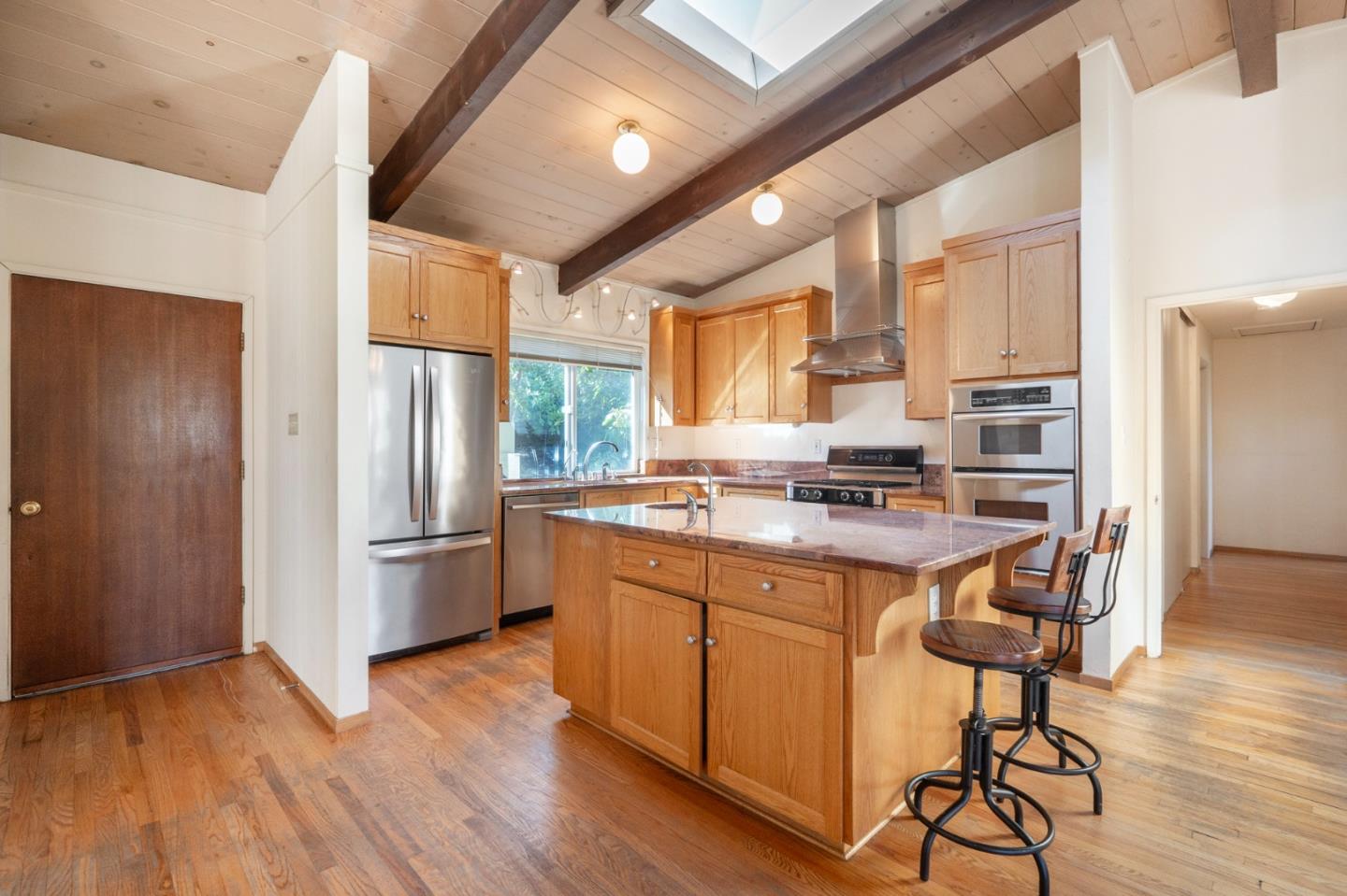 875 Claremont DR