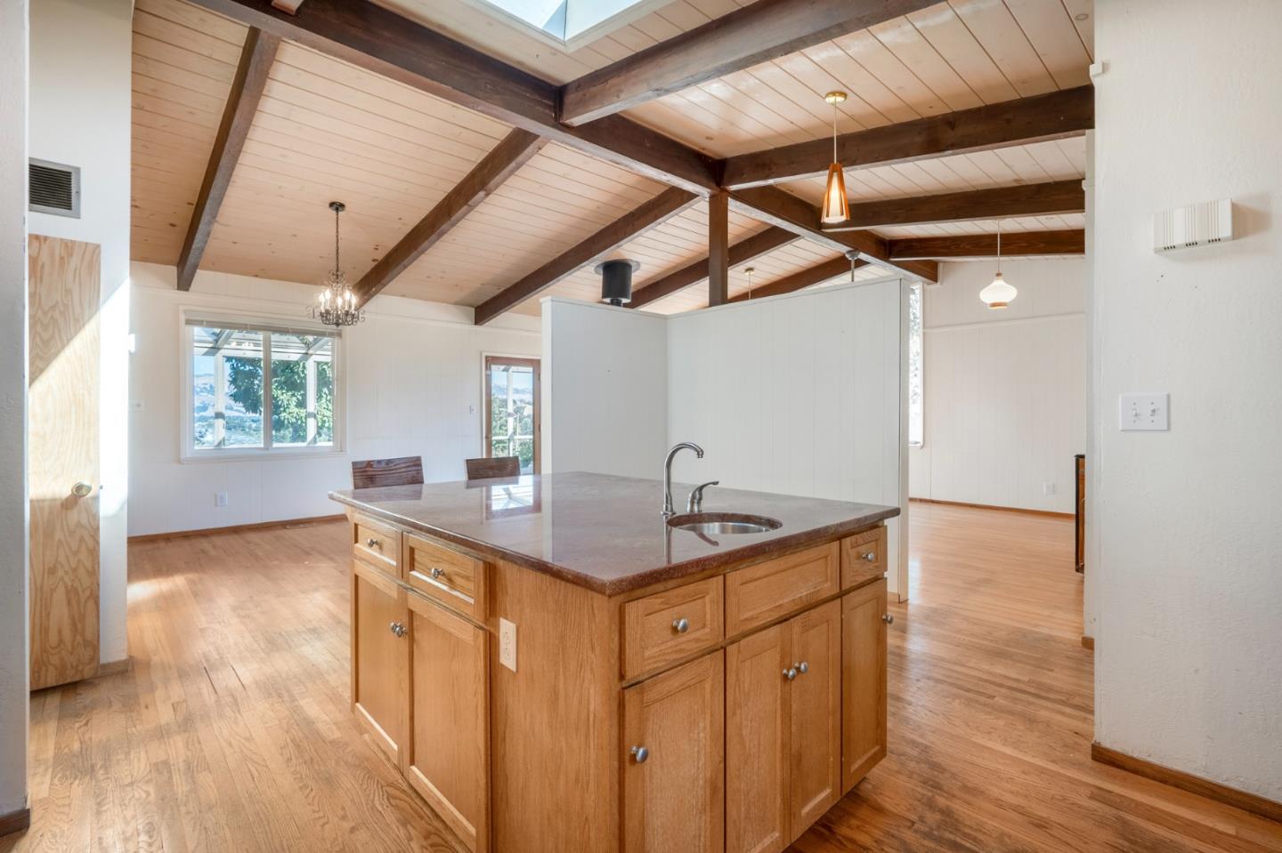 875 Claremont DR