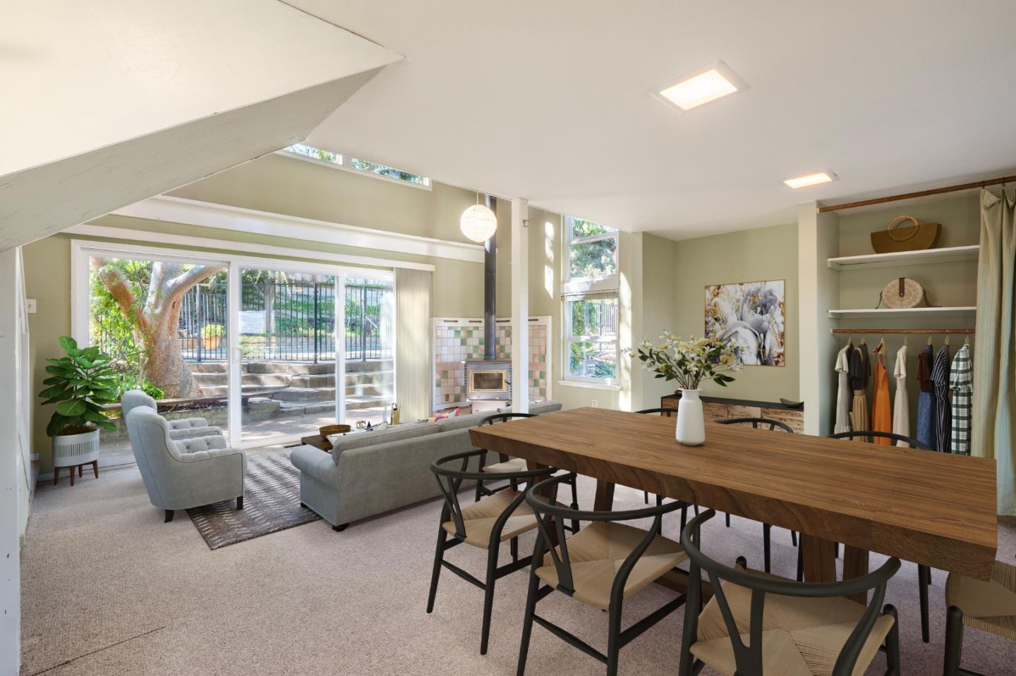 875 Claremont DR