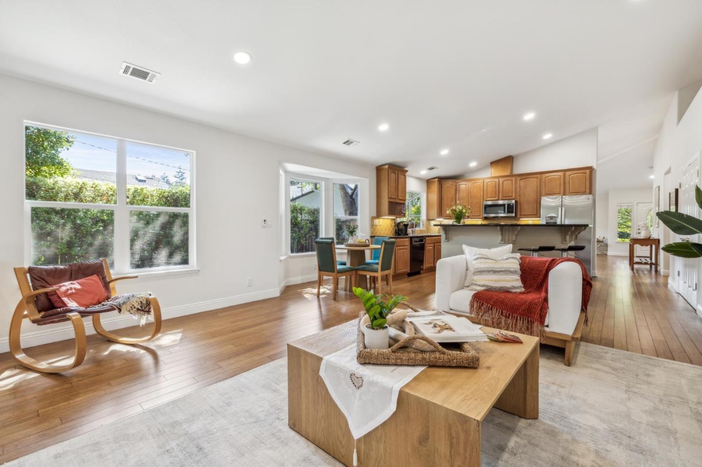 2031 Farndon AVE