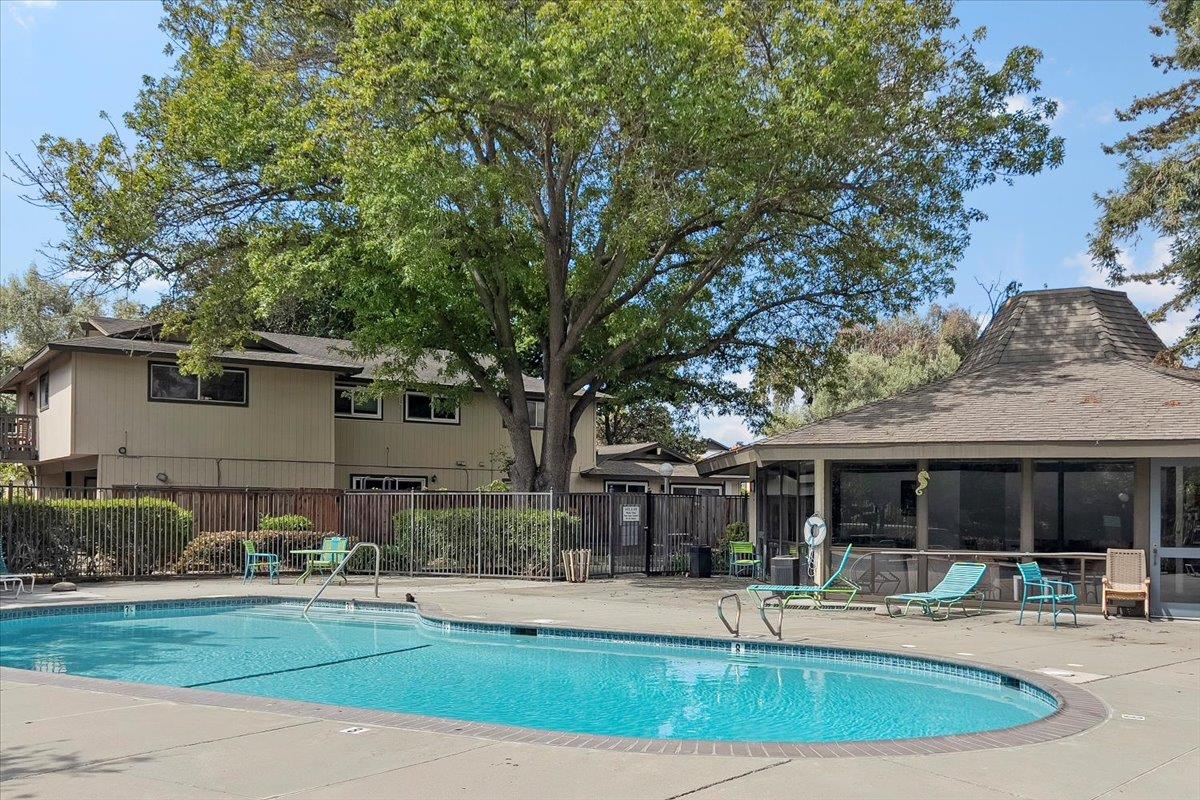 99 Sherland Avenue A