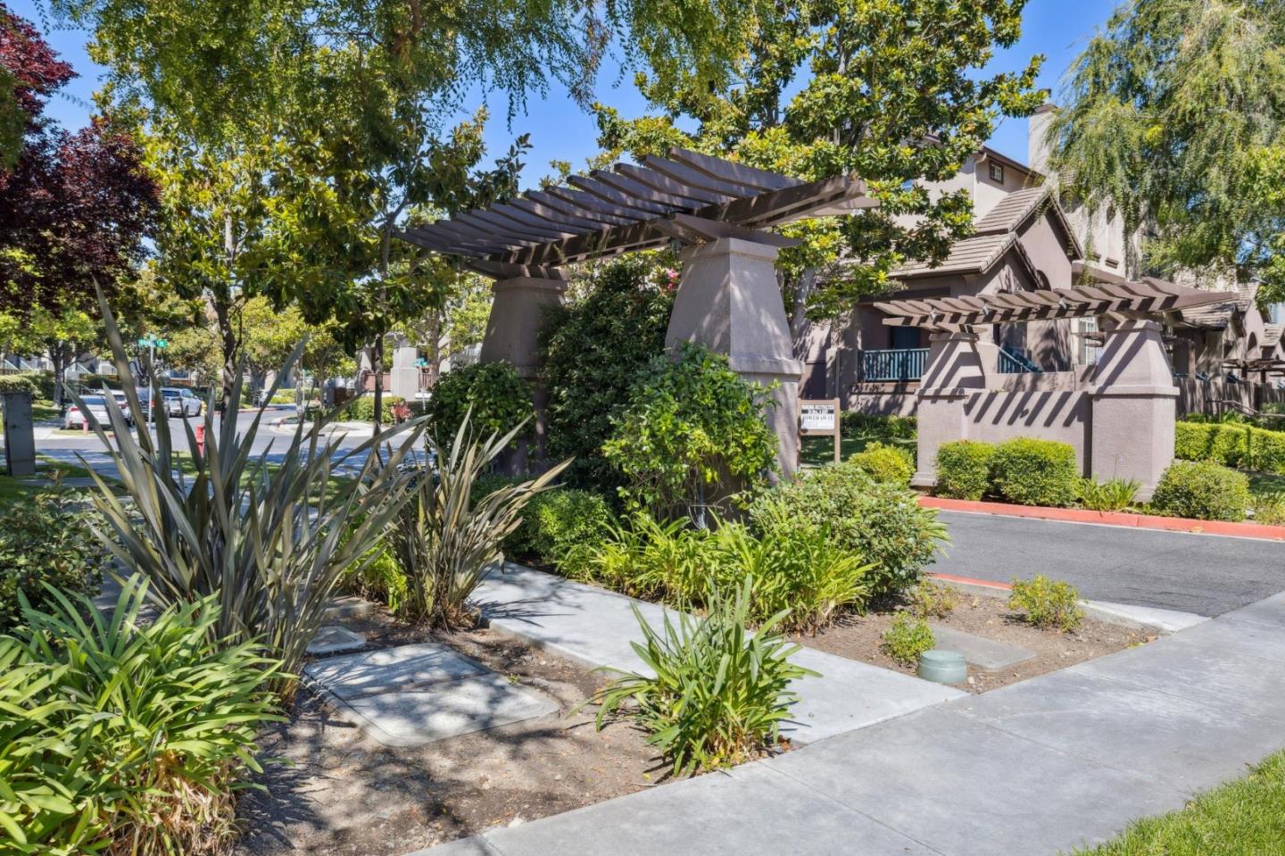 3048 Brunetti Way
