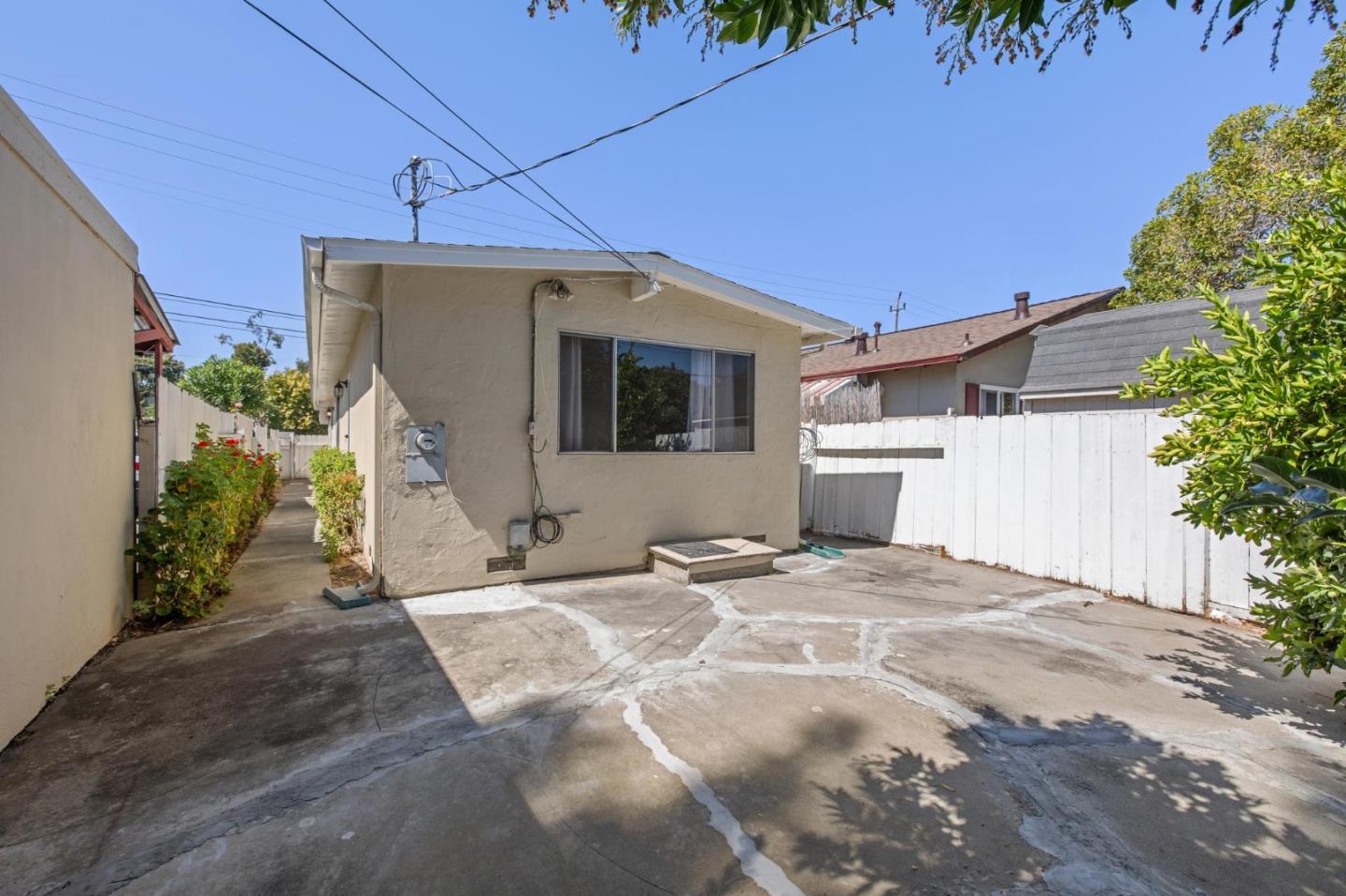 3271 Alma Street