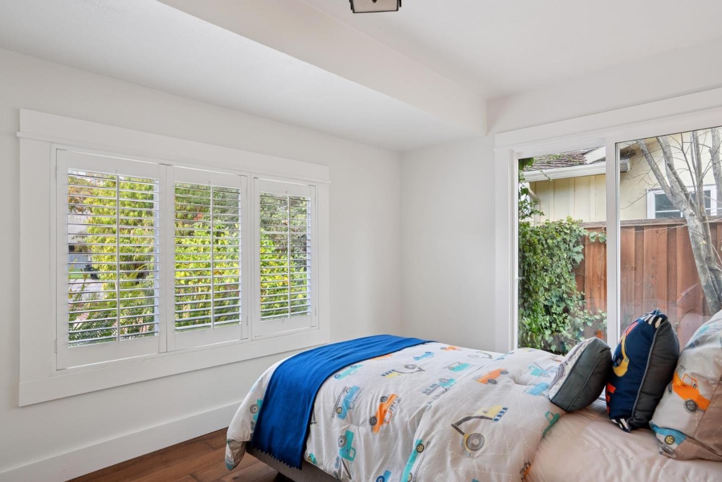 4626 Moorpark Avenue