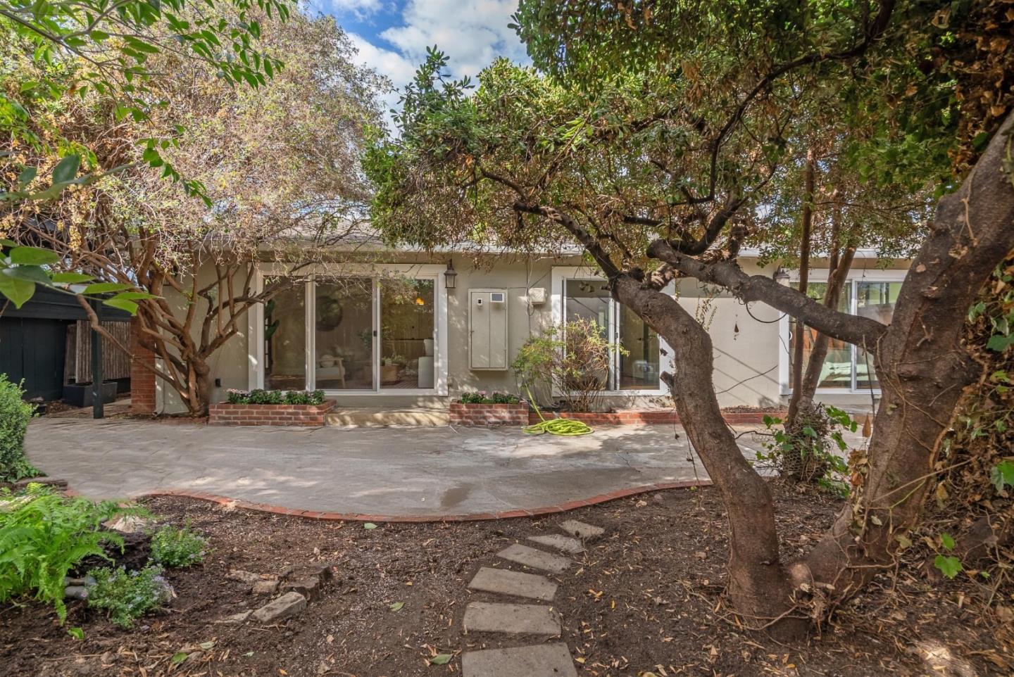 4626 Moorpark Avenue