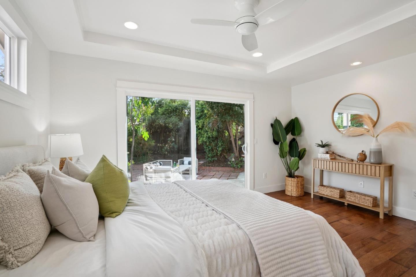 4626 Moorpark Avenue
