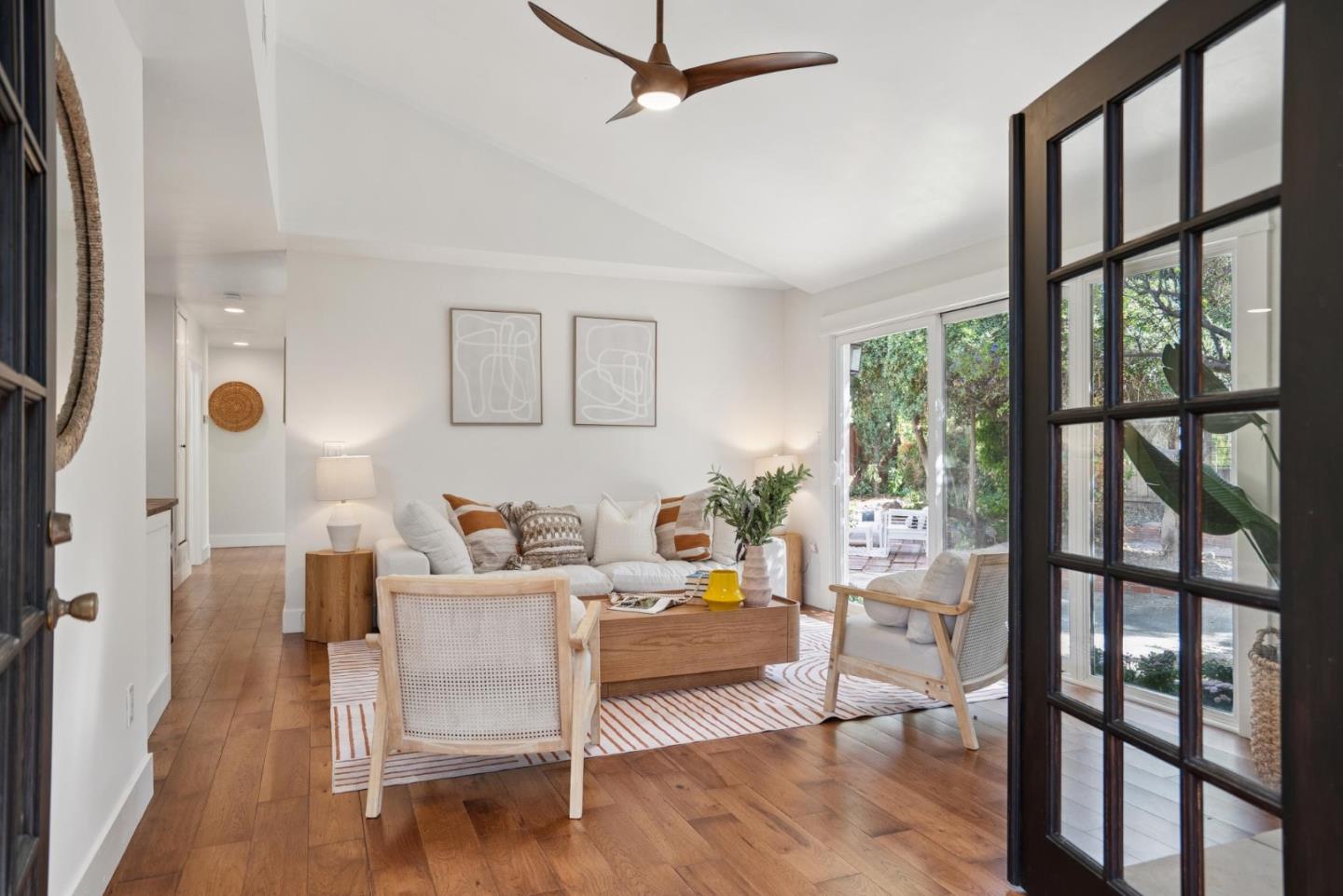 4626 Moorpark Avenue