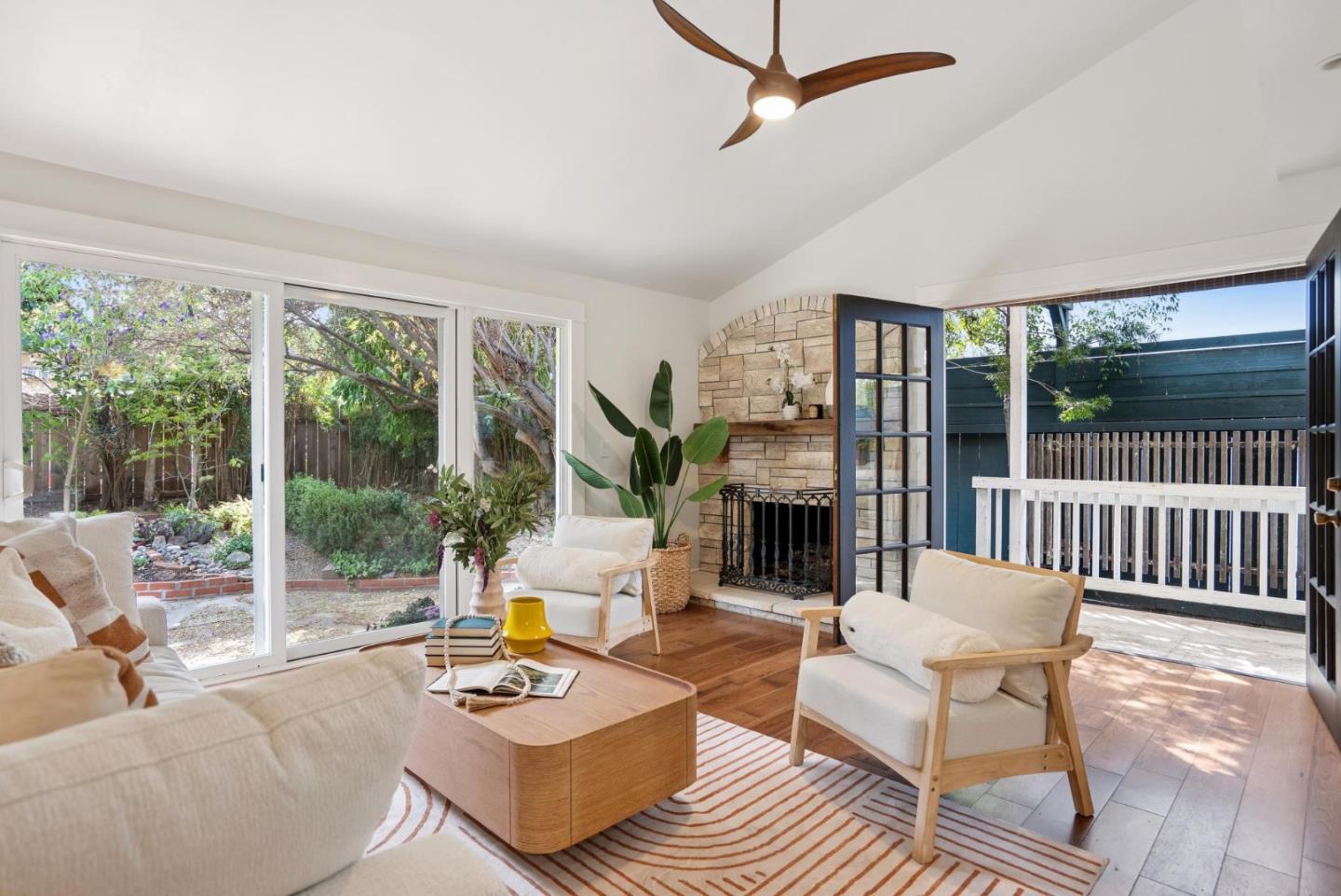 4626 Moorpark Avenue
