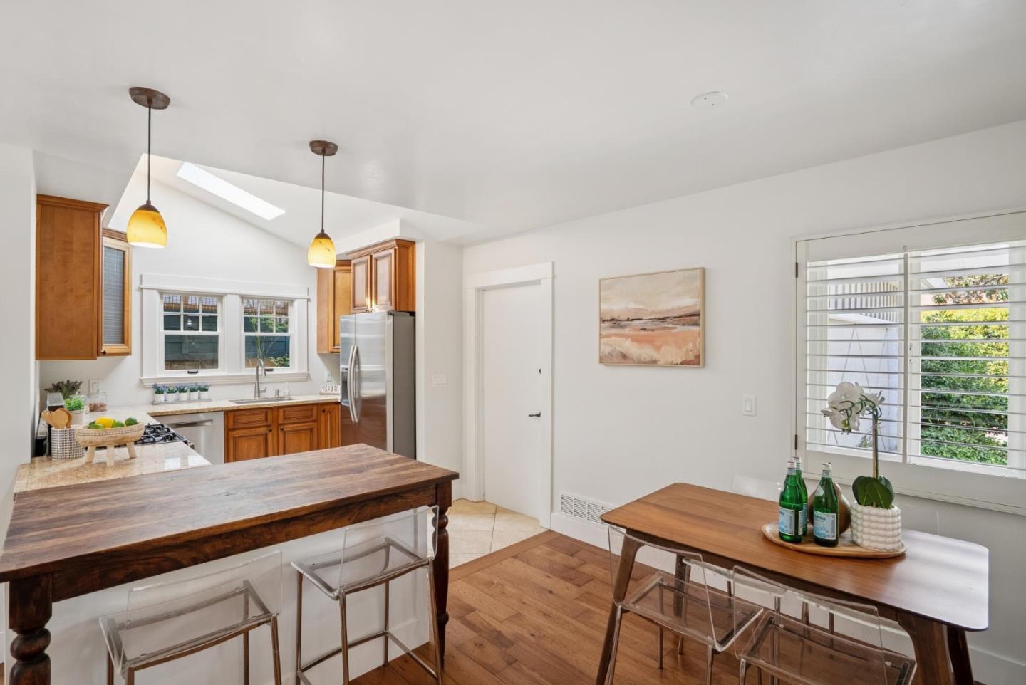 4626 Moorpark Avenue