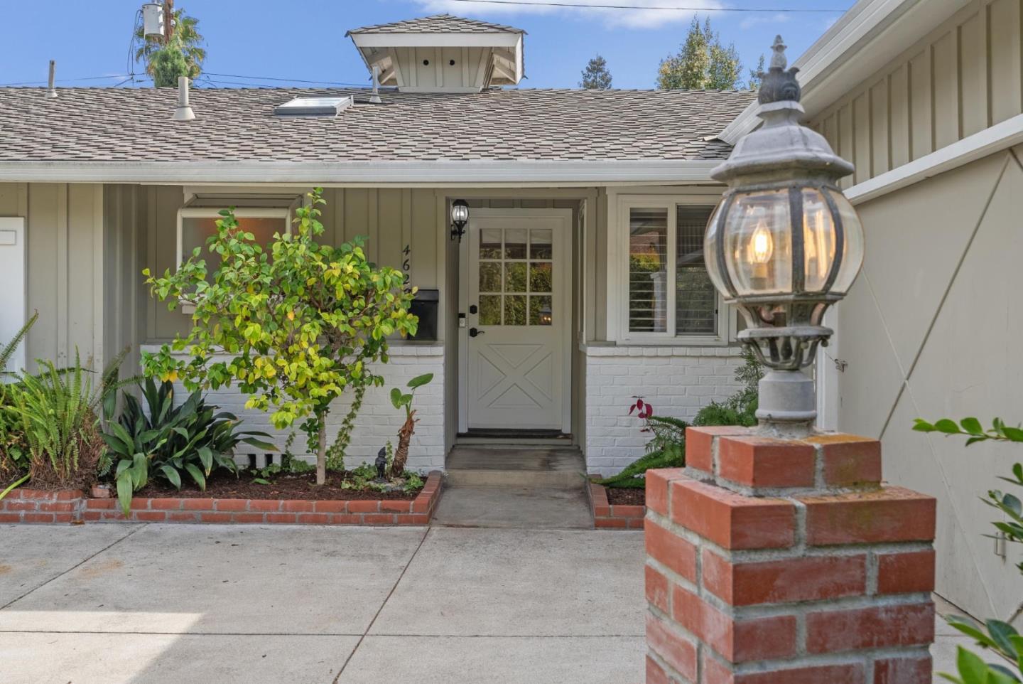 4626 Moorpark Avenue