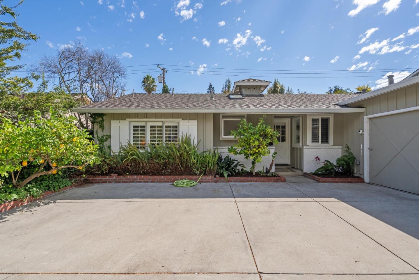 4626 Moorpark Avenue