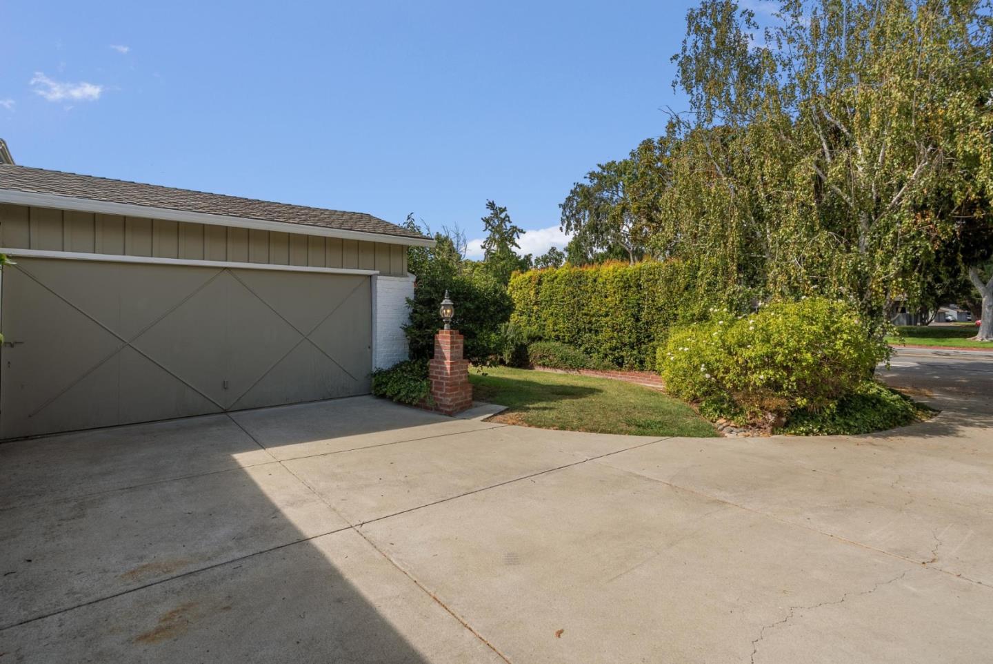 4626 Moorpark Avenue