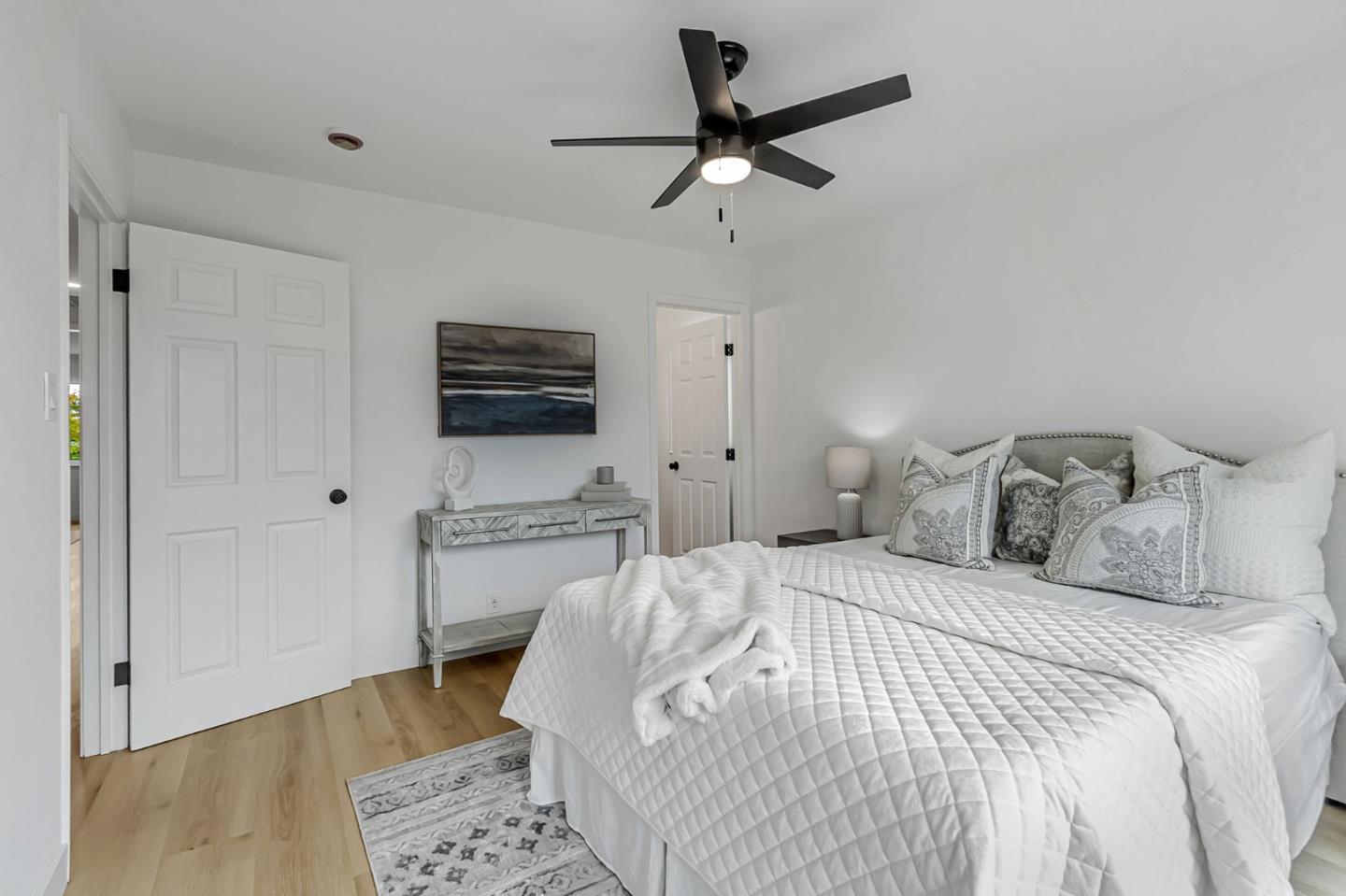 1886 Bernice Way