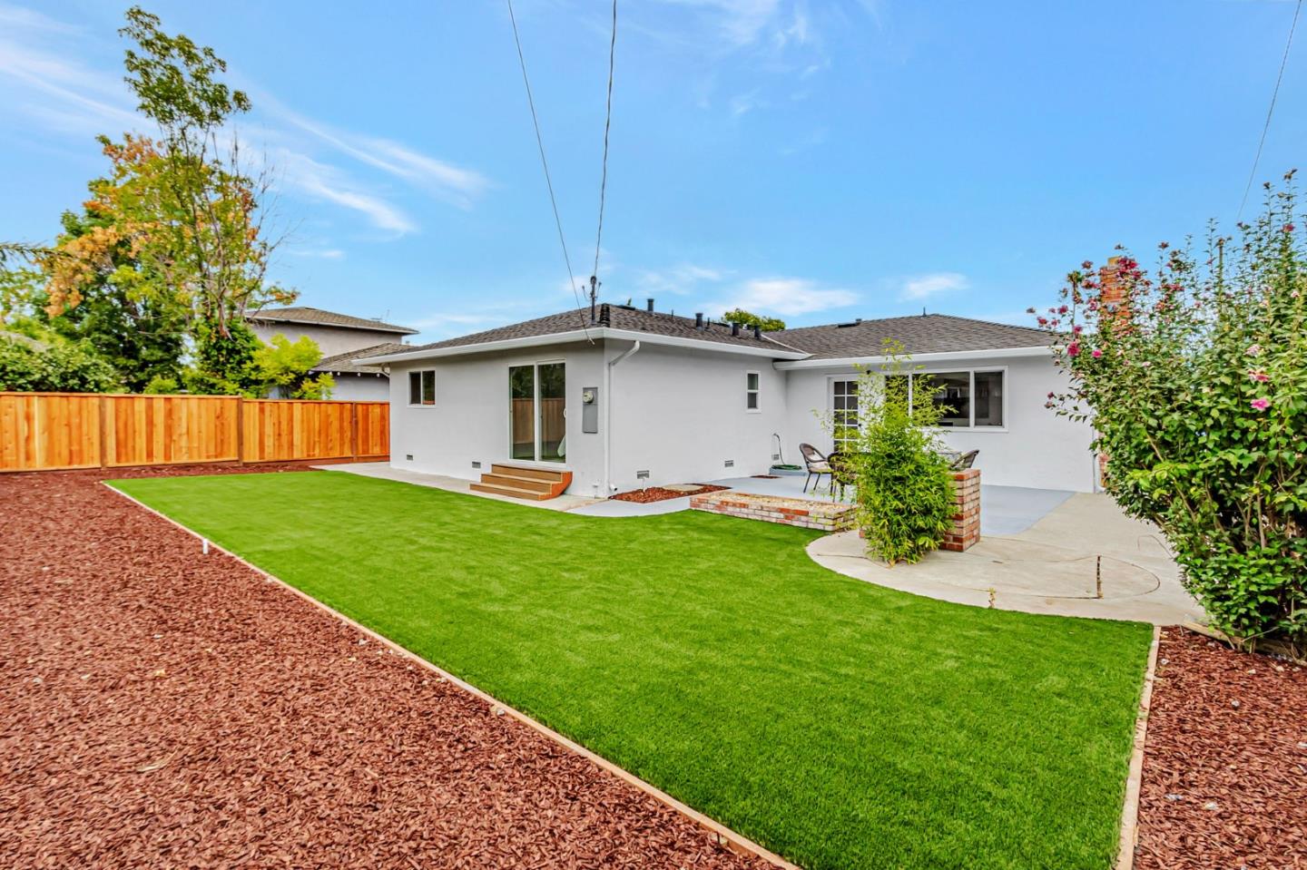 1886 Bernice Way