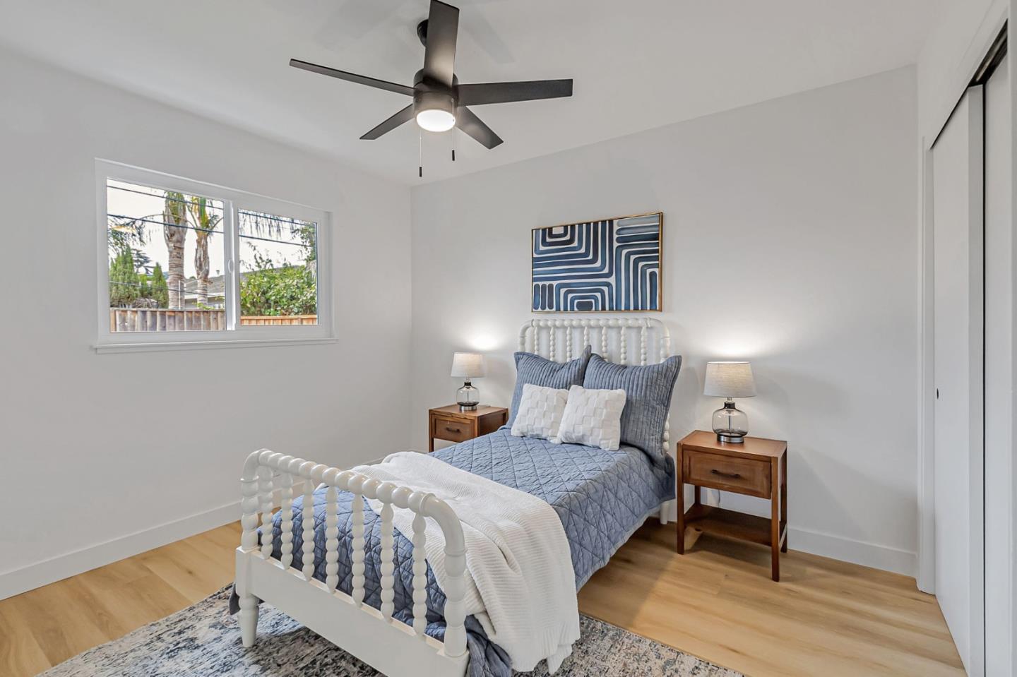 1886 Bernice Way