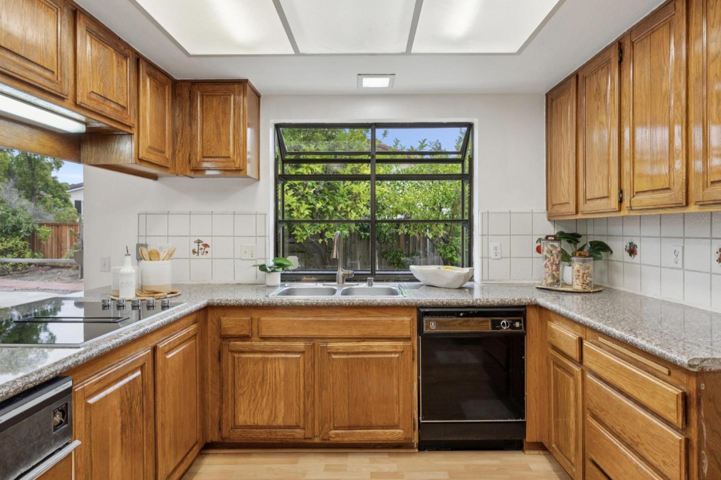 44520 Mesquite Court